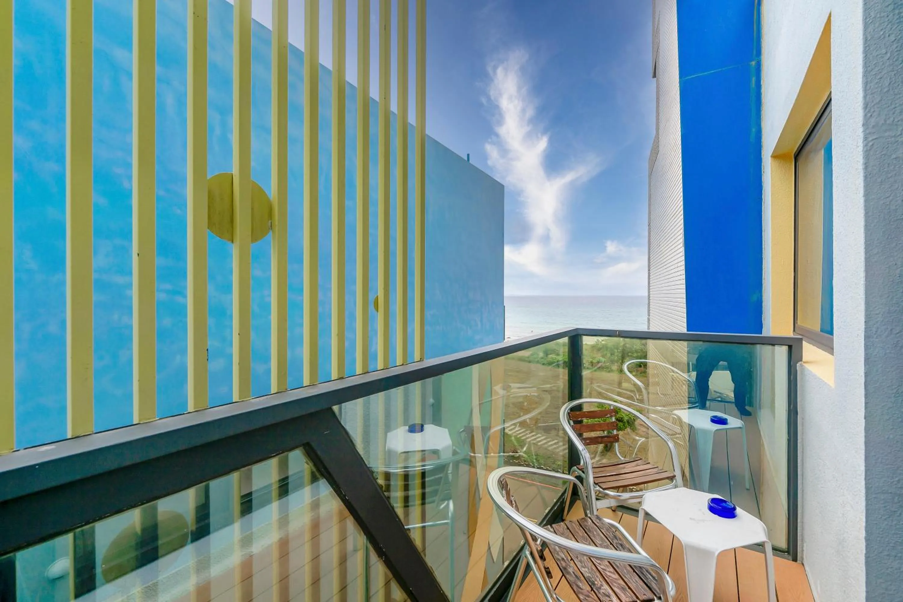 Balcony/Terrace in Pacific Inn