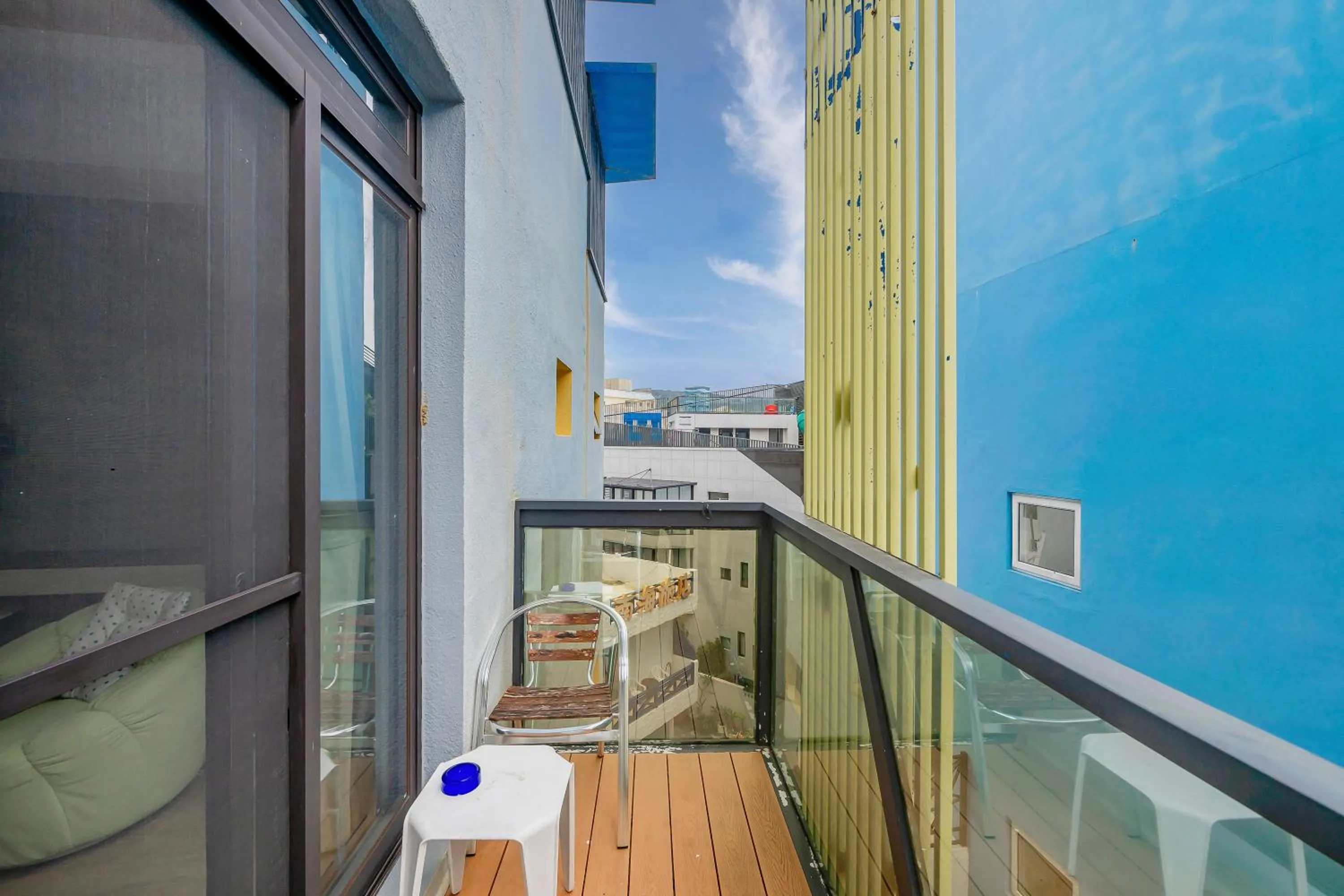 Balcony/Terrace in Pacific Inn