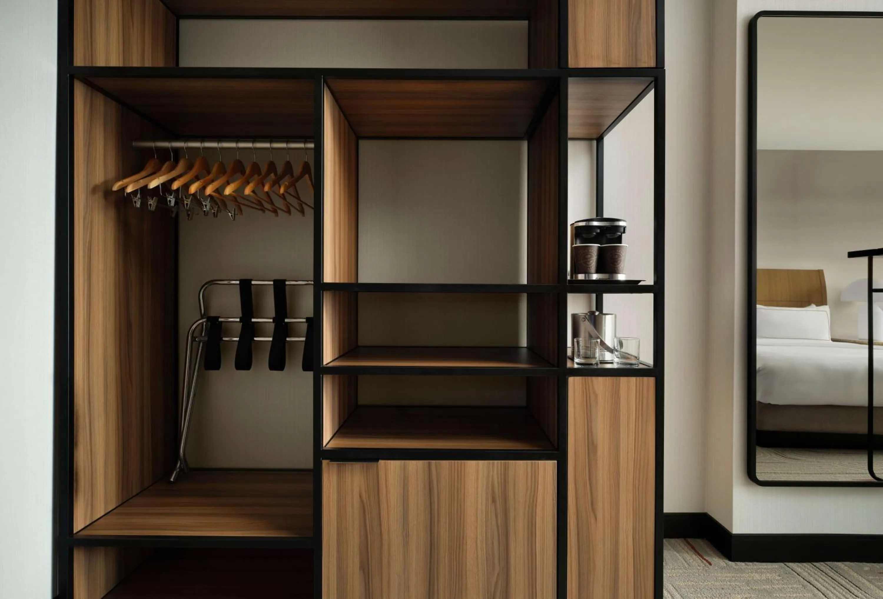 Living room, Bed in DoubleTree by Hilton Irvine Spectrum