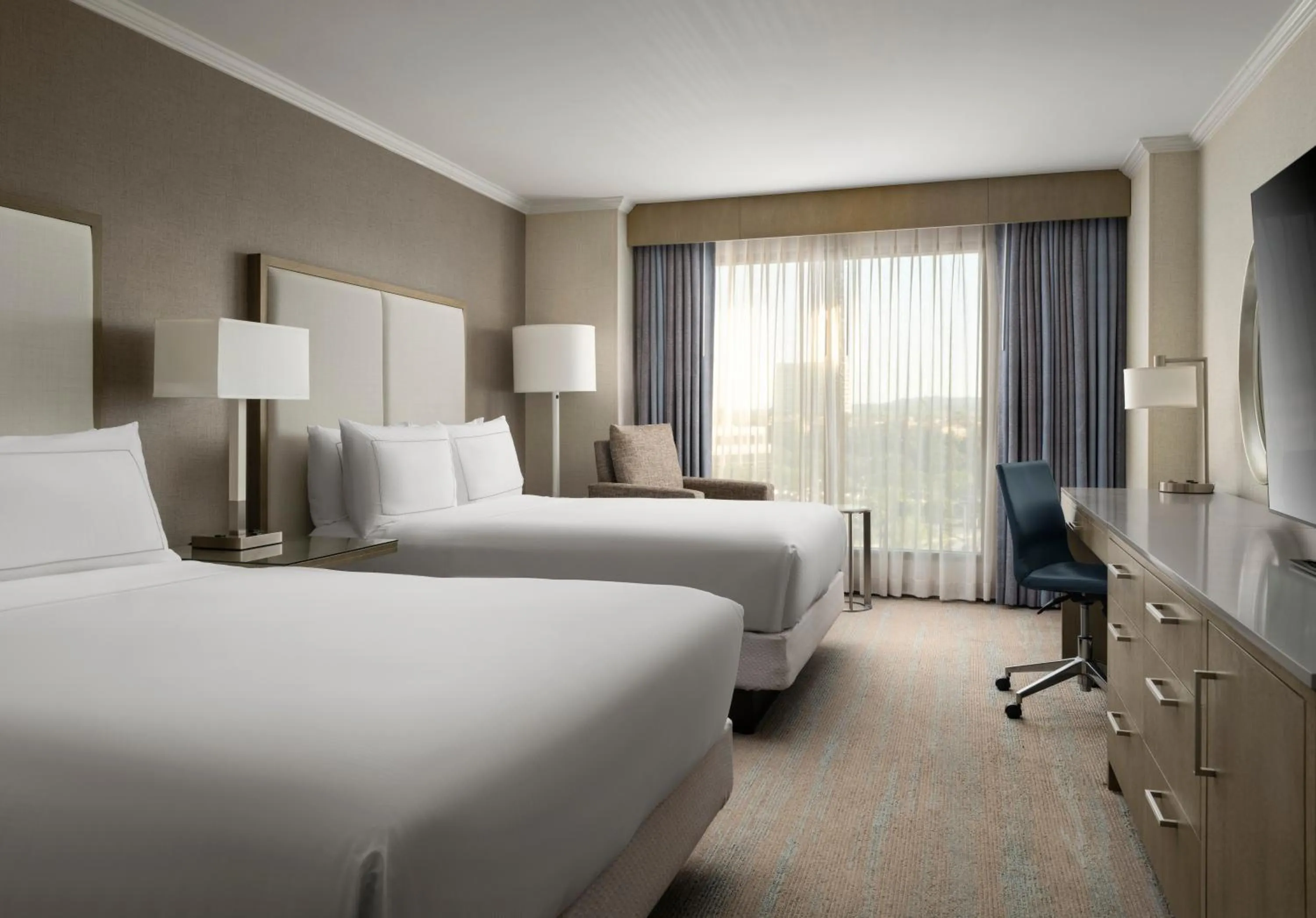 Bedroom, Bed in DoubleTree by Hilton Irvine Spectrum