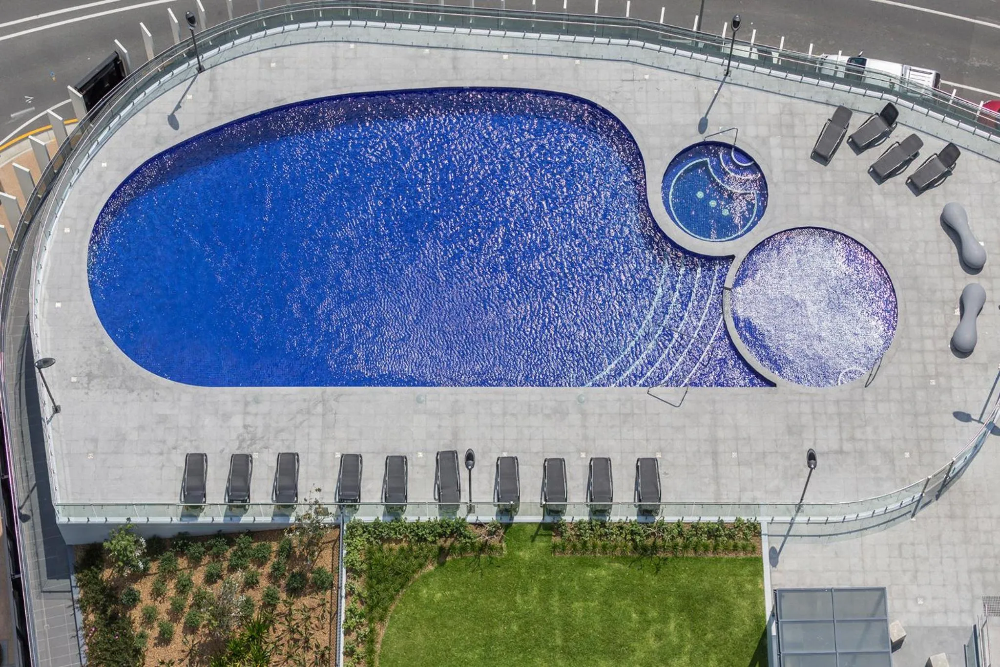 Hot Tub in Meriton Suites Southport