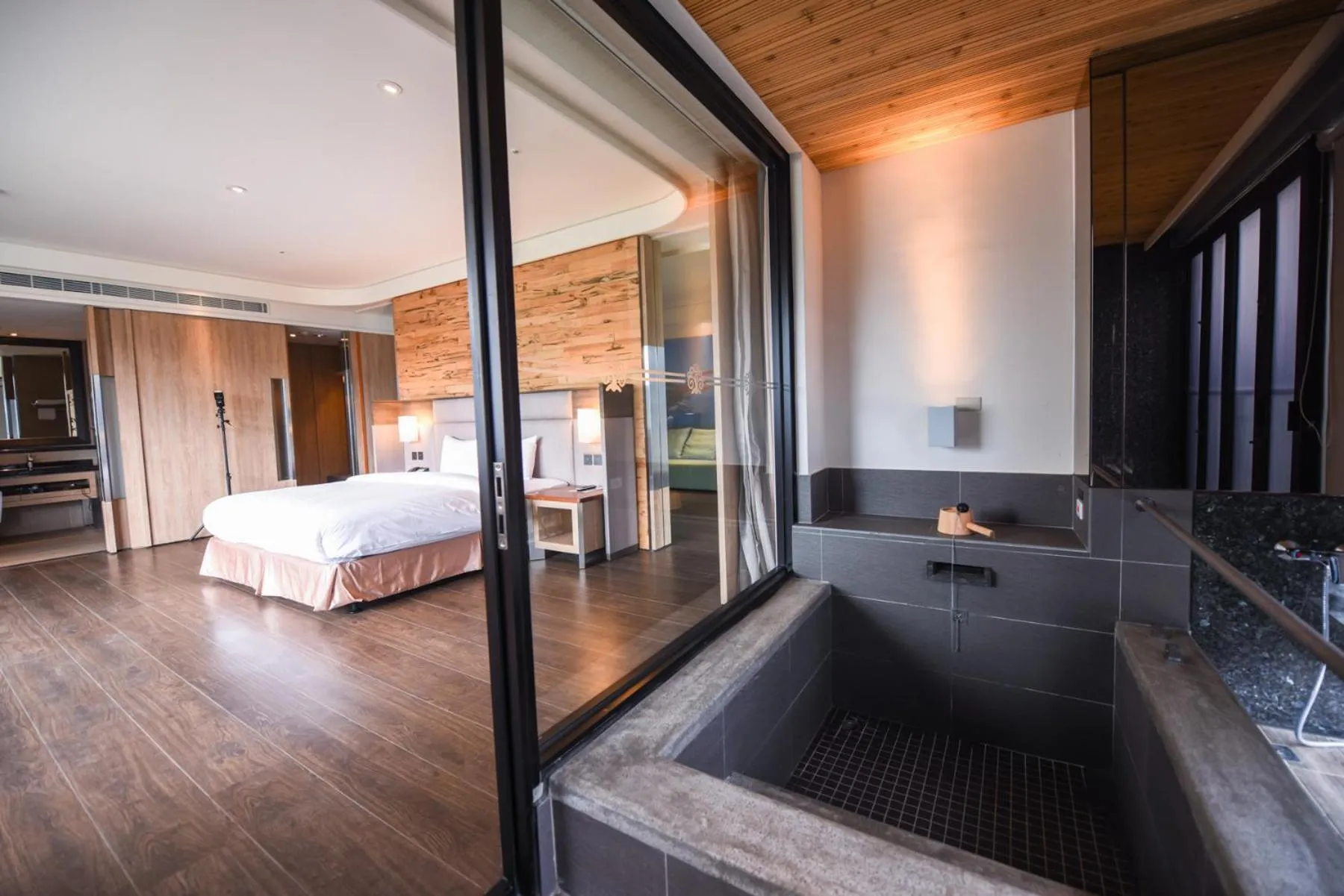 Photo of the whole room, Bed in Chii Lih Resort