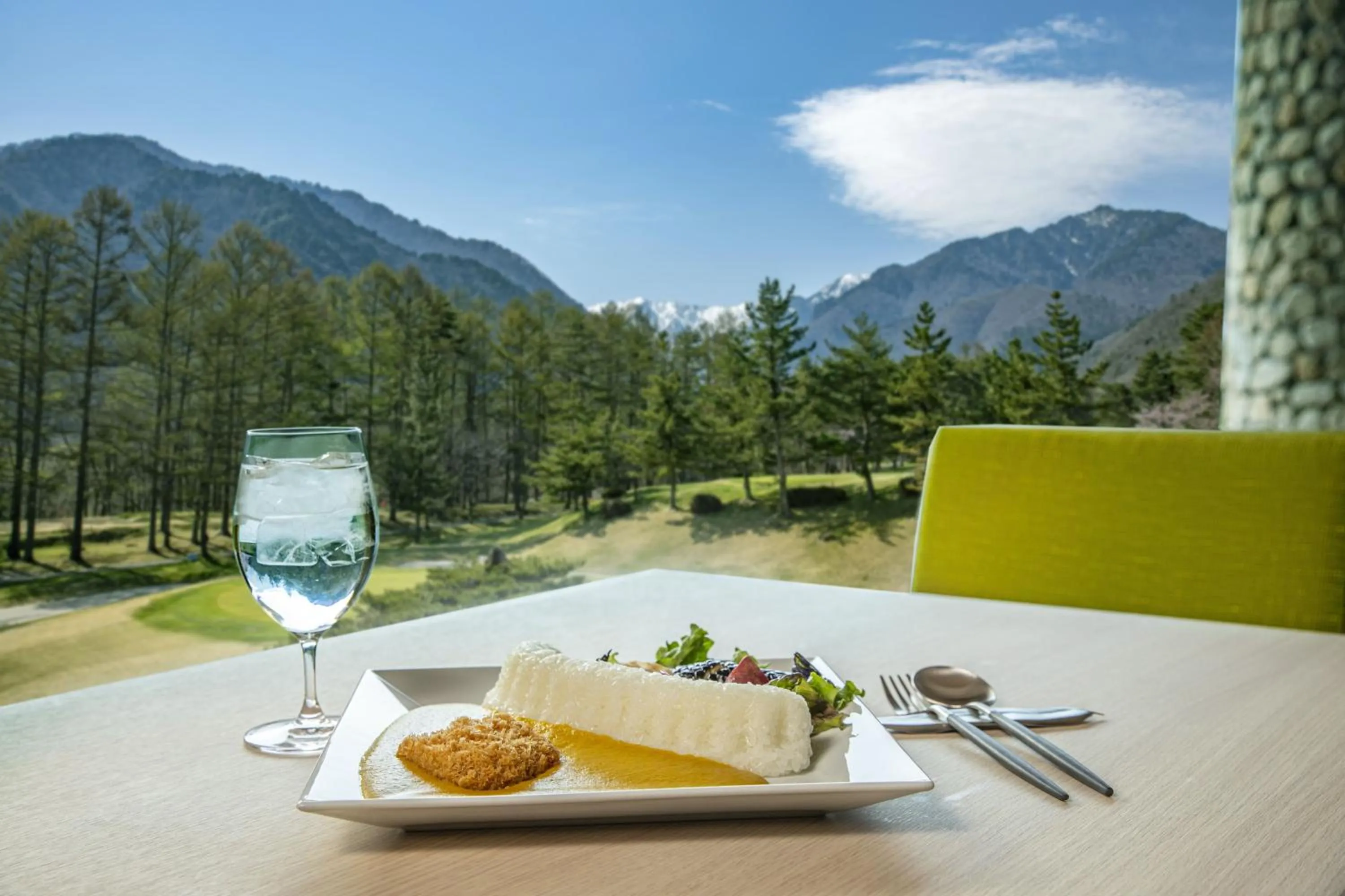 Restaurant/places to eat in Holiday Inn Resort Shinano-Omachi Kuroyon, an IHG Hotel