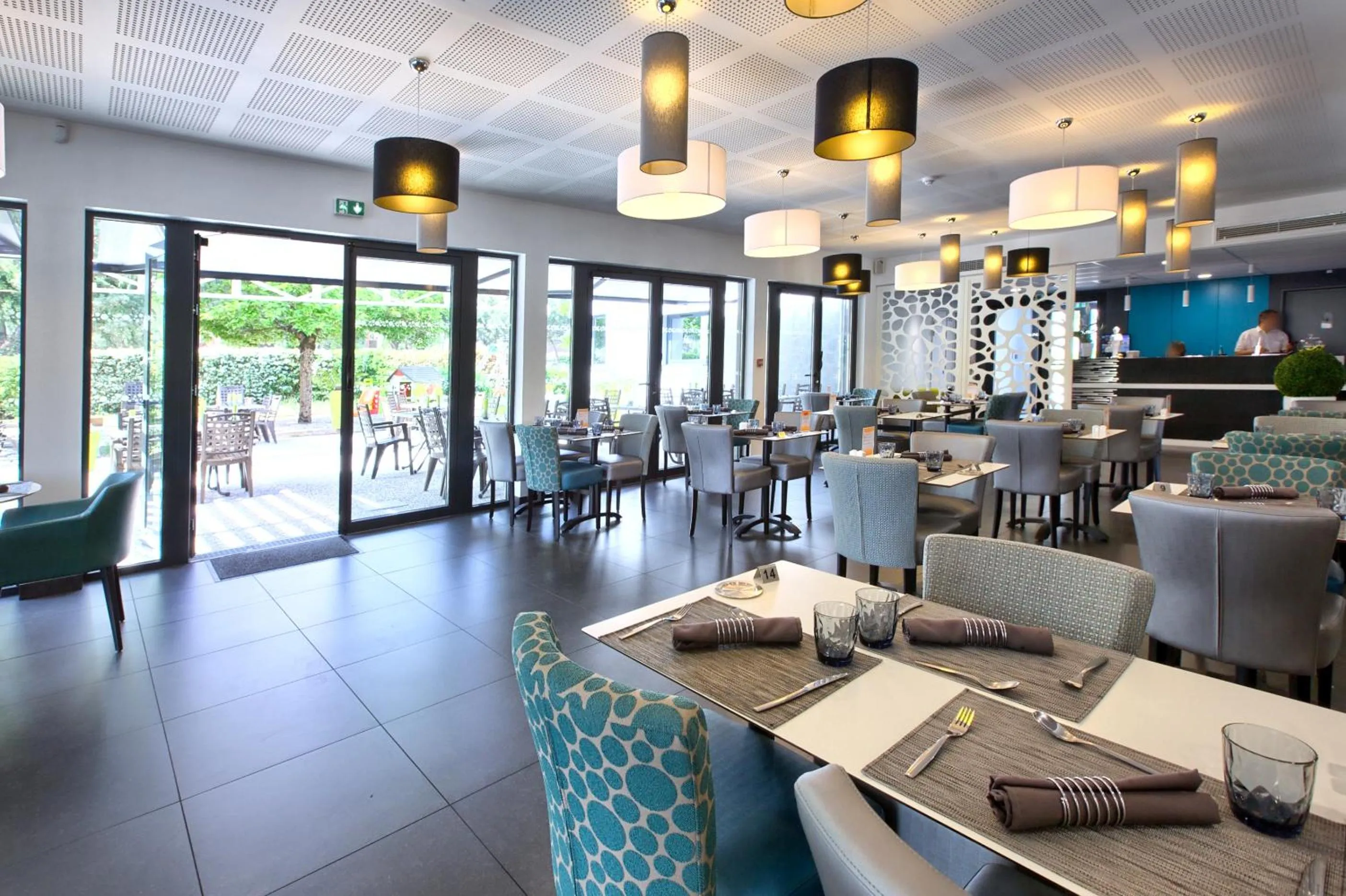 Restaurant/places to eat in Logis Hotel Restaurant & SPA Au Comte d'Ornon