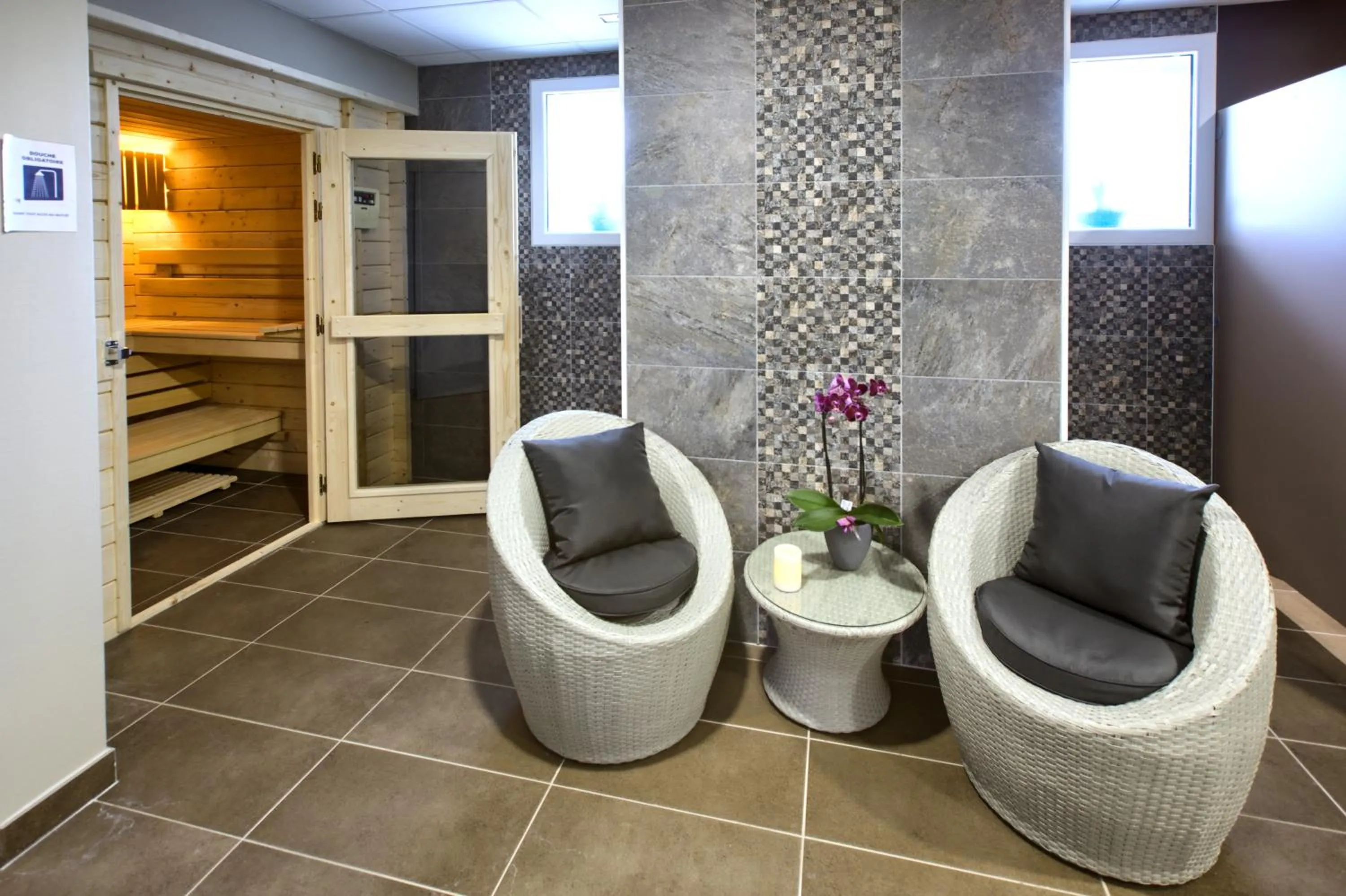 Sauna in Logis Hotel Restaurant & SPA Au Comte d'Ornon