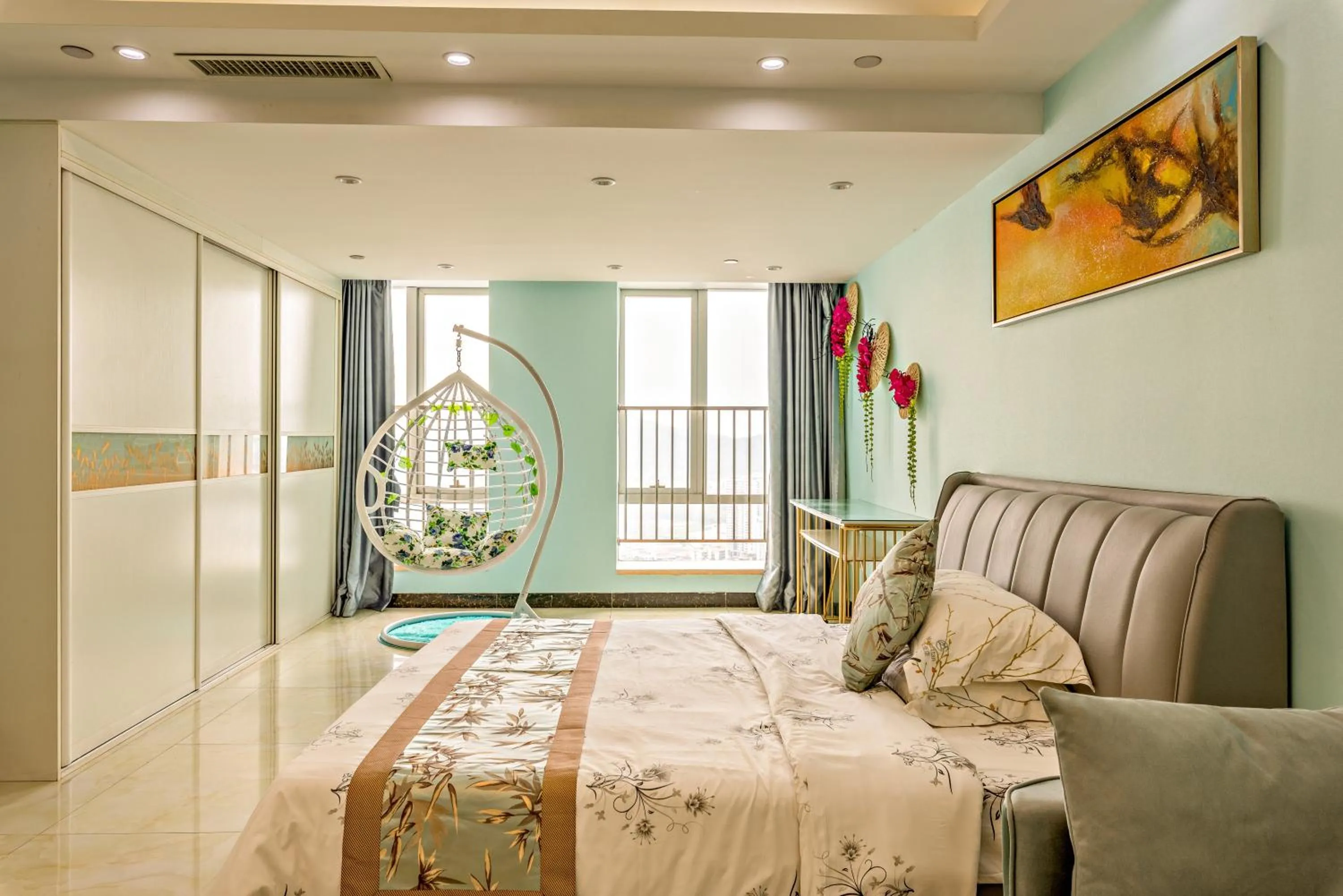 Bedroom, Bed in Guangzhou Manhattan International Apartment Zhengjia Free bus services are provided for the first and second phases