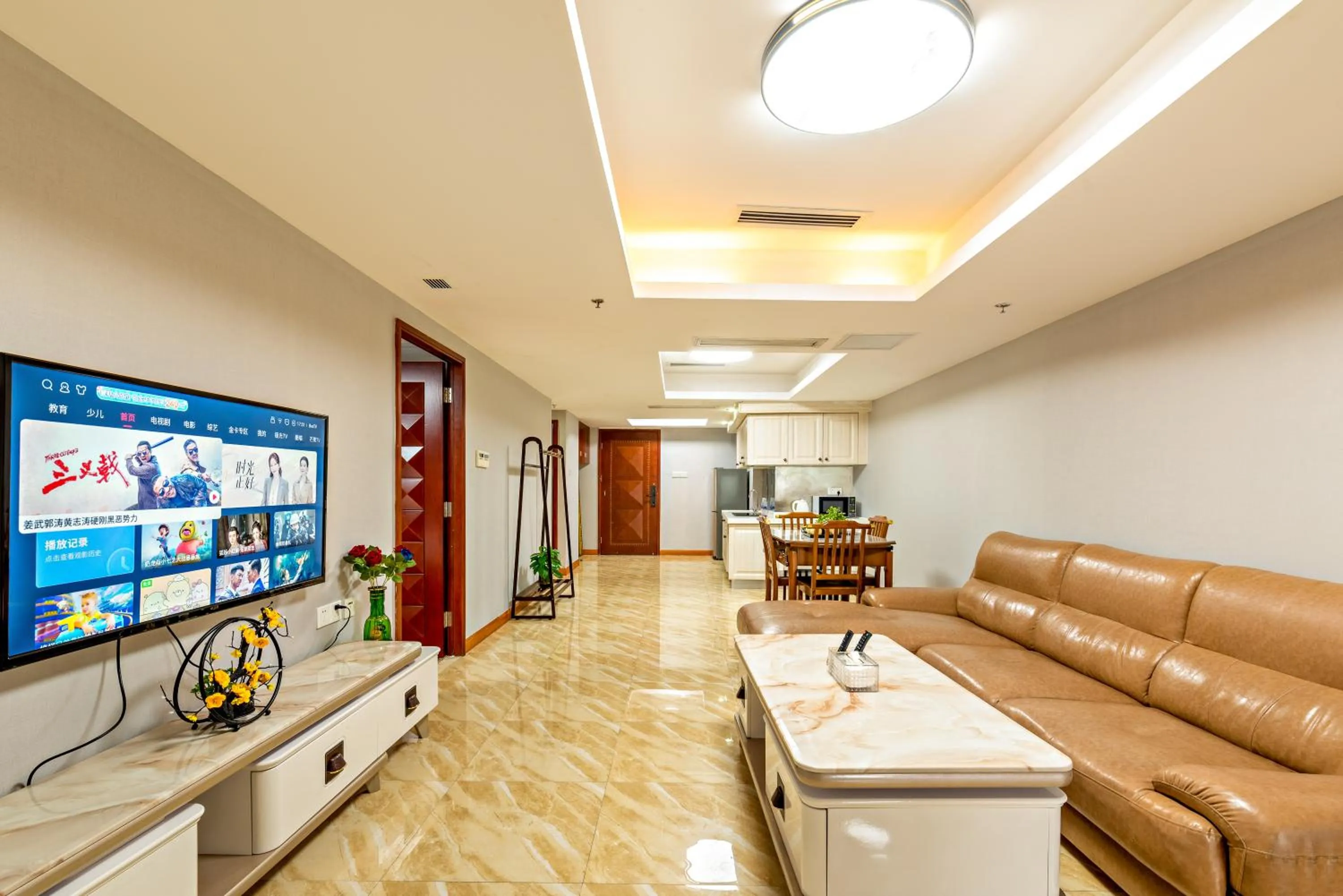 Living room in Guangzhou Manhattan International Apartment Zhengjia Free bus services are provided for the first and second phases