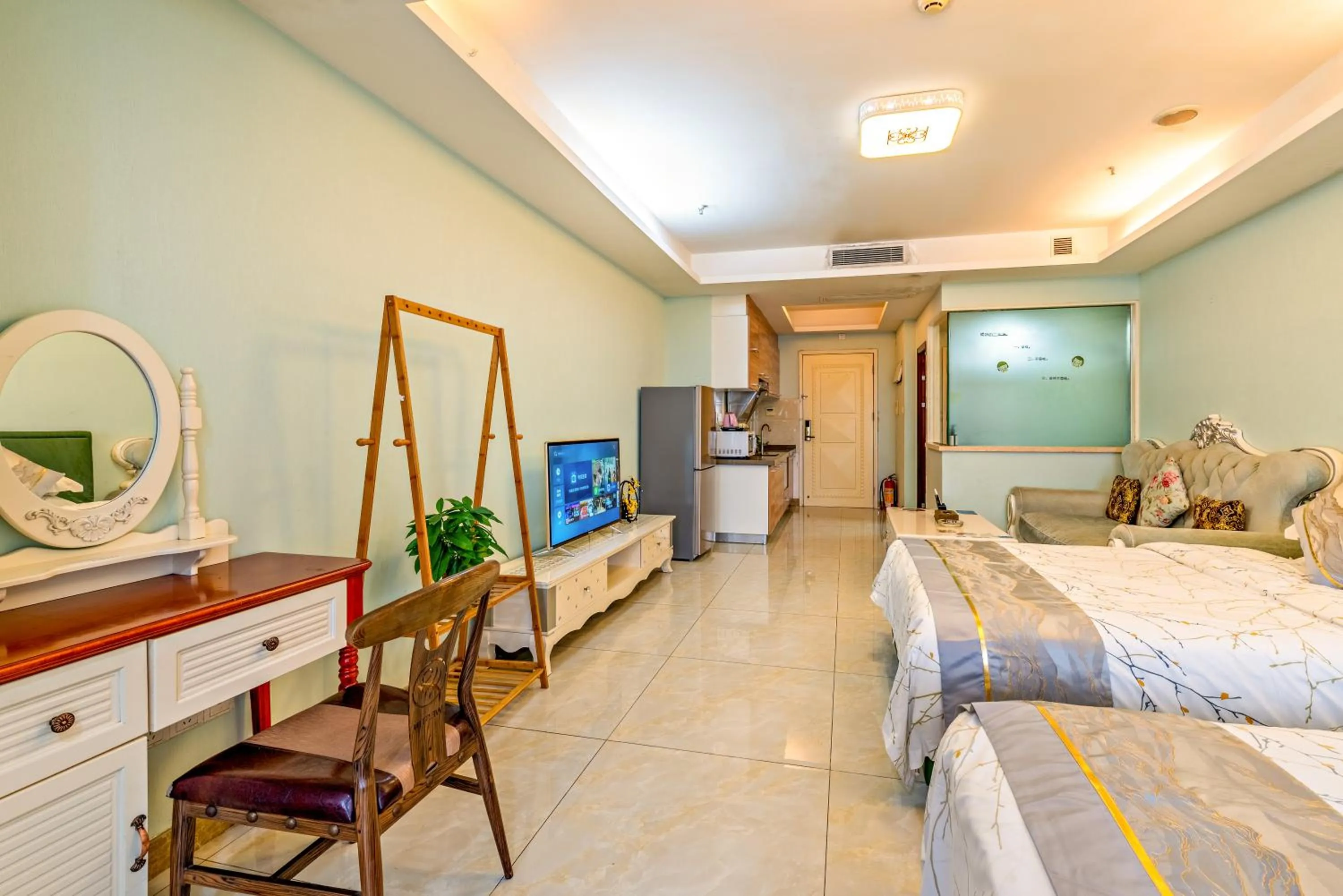 Bedroom, Bed in Guangzhou Manhattan International Apartment Zhengjia Free bus services are provided for the first and second phases