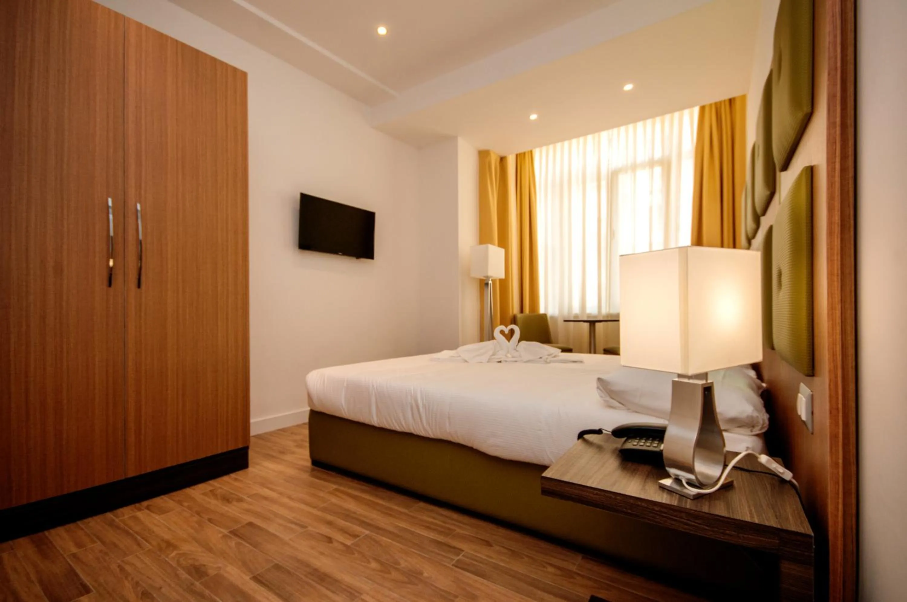 Photo of the whole room, Bed in Vatican Relais Rome