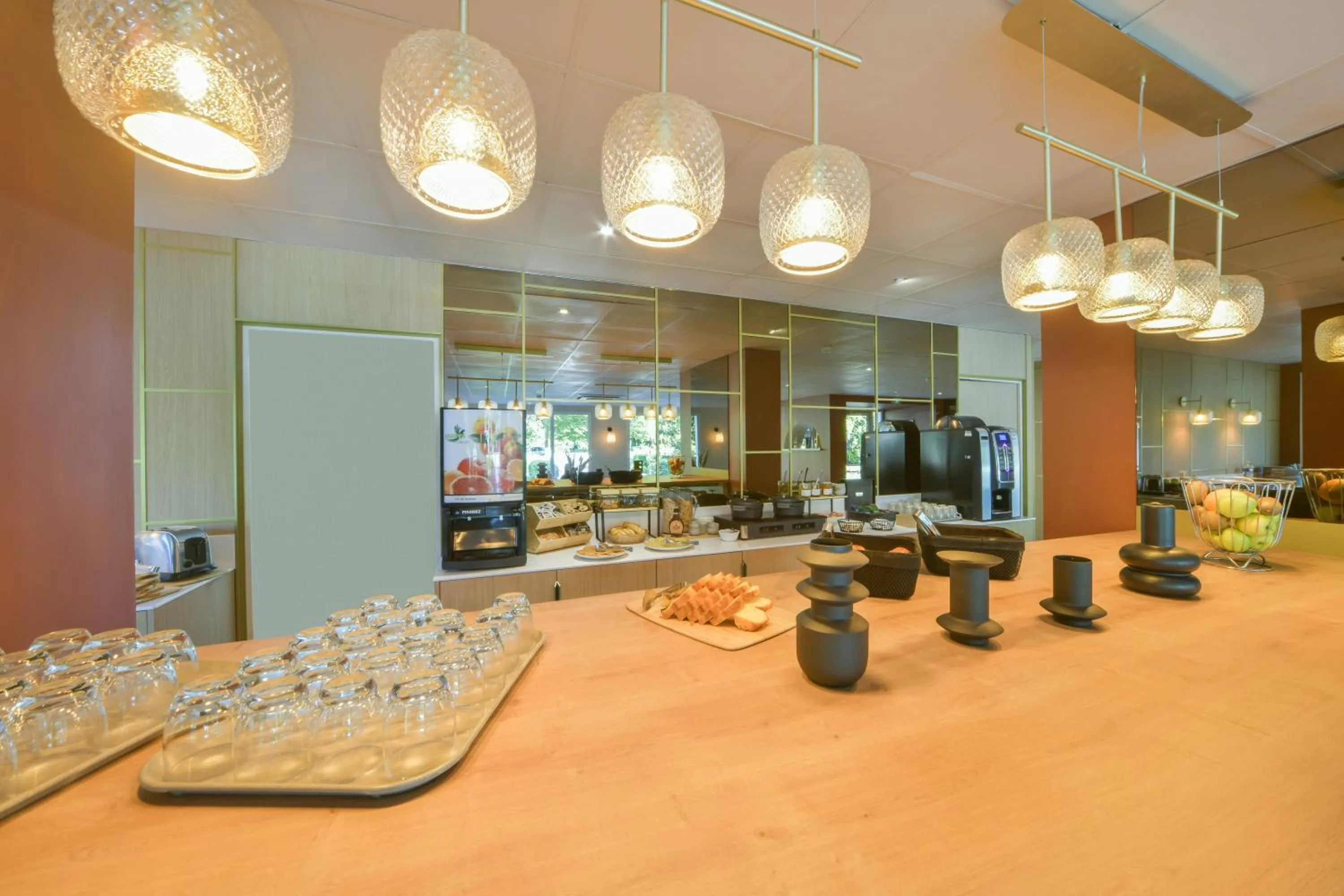 Breakfast in BHOMA Bourges - Hôtel