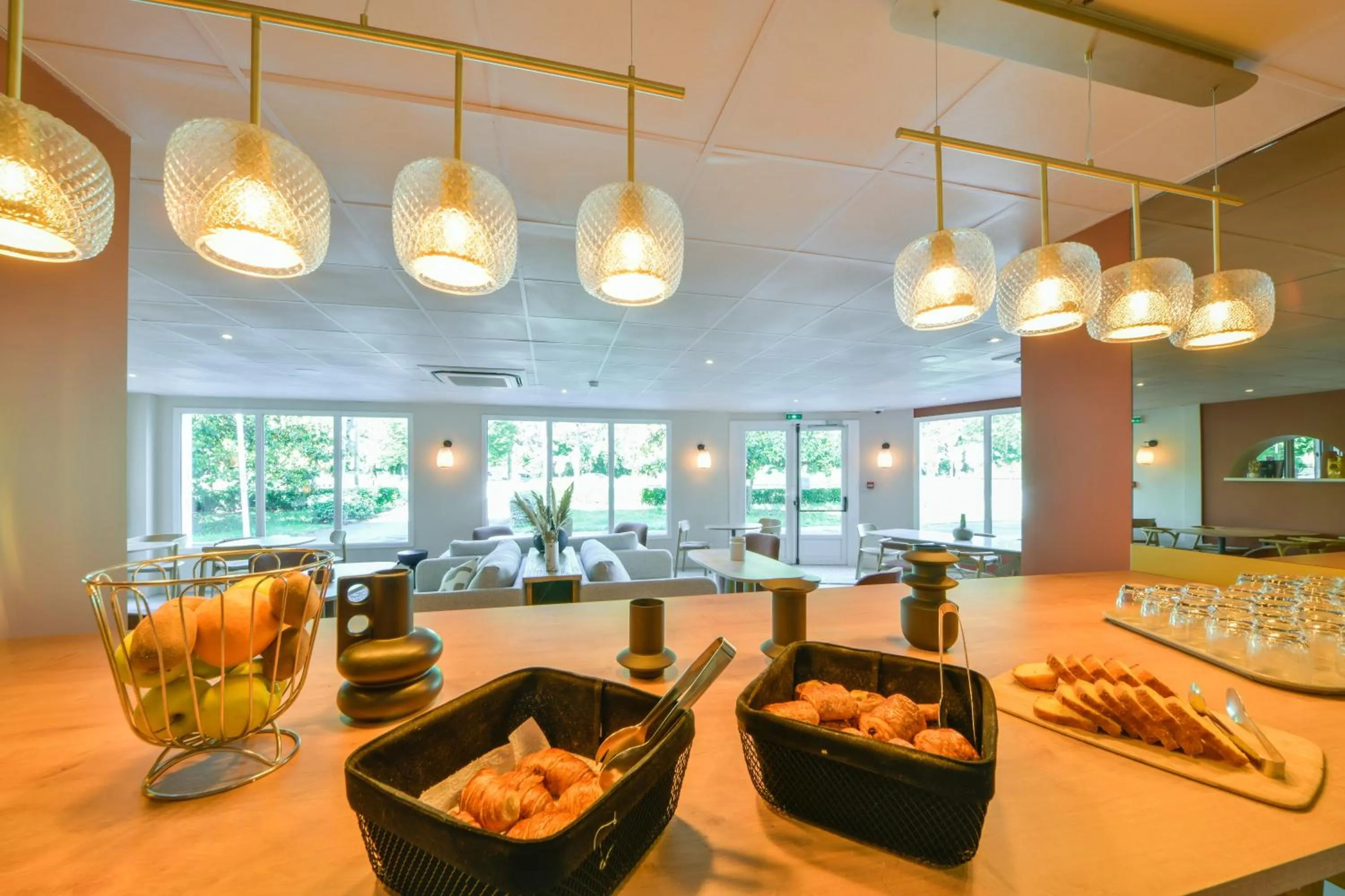 Breakfast in BHOMA Bourges - Hôtel