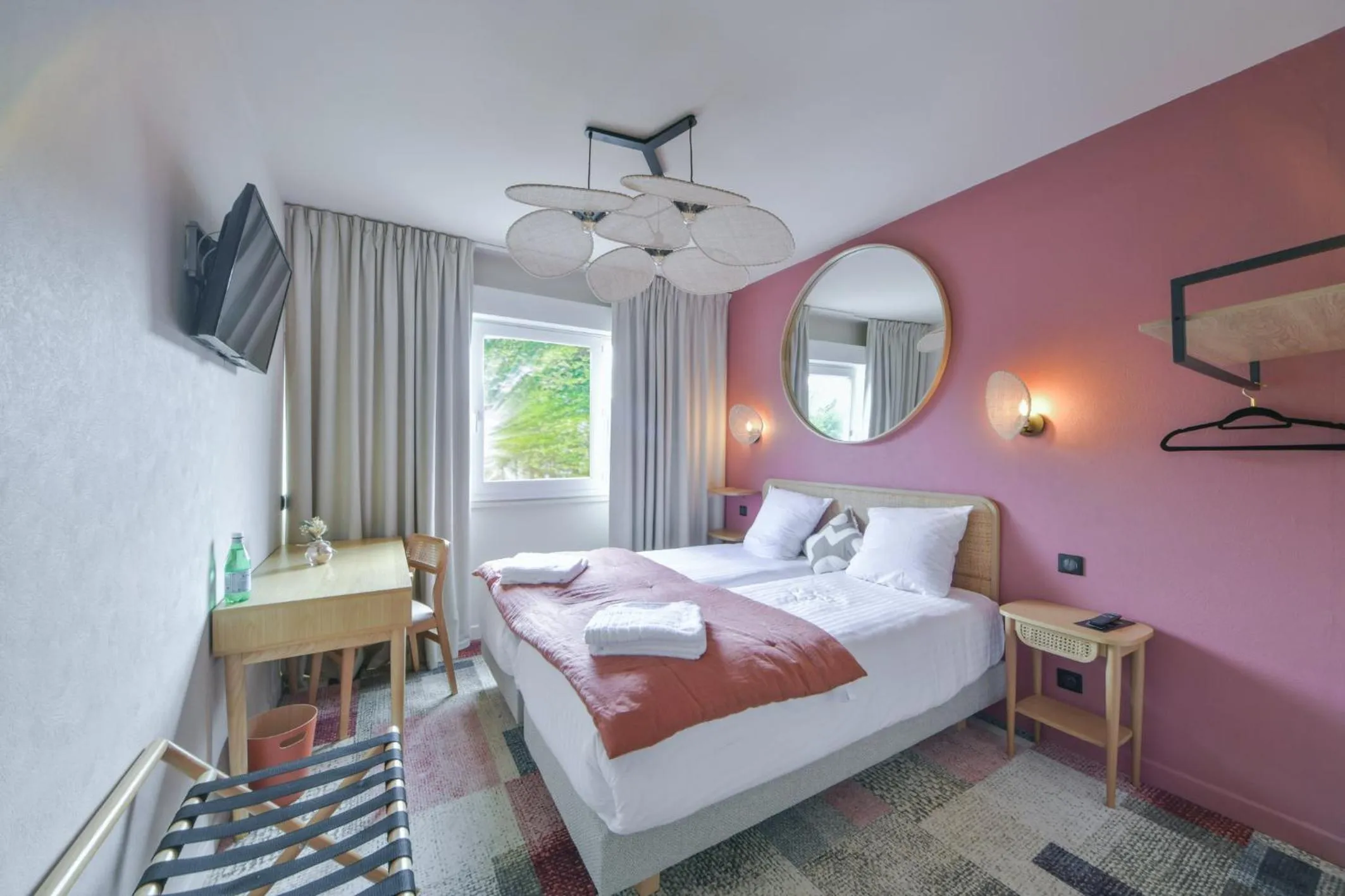 Photo of the whole room, Bed in BHOMA Bourges - Hôtel