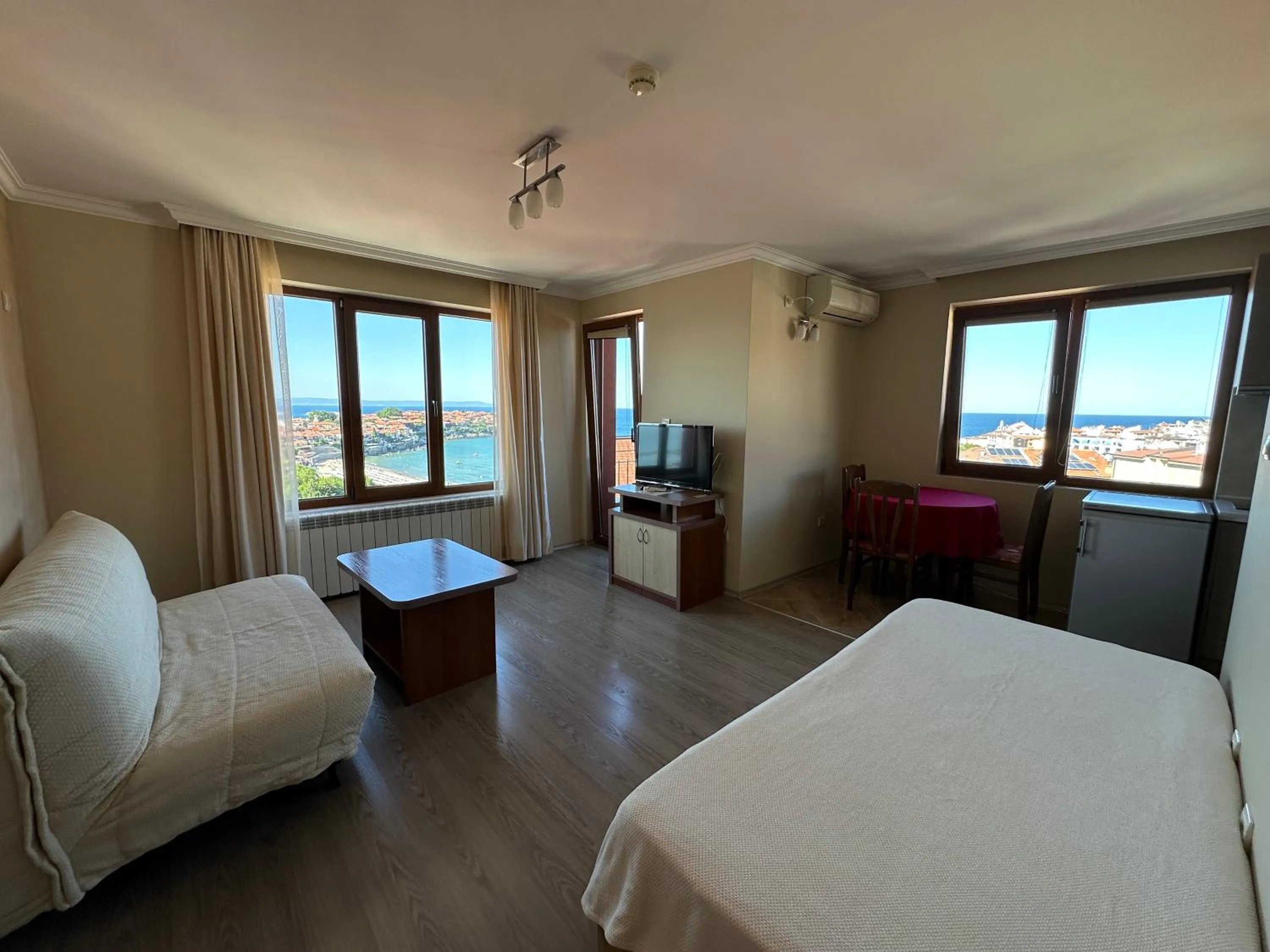 Bed in Family Hotel Radiana