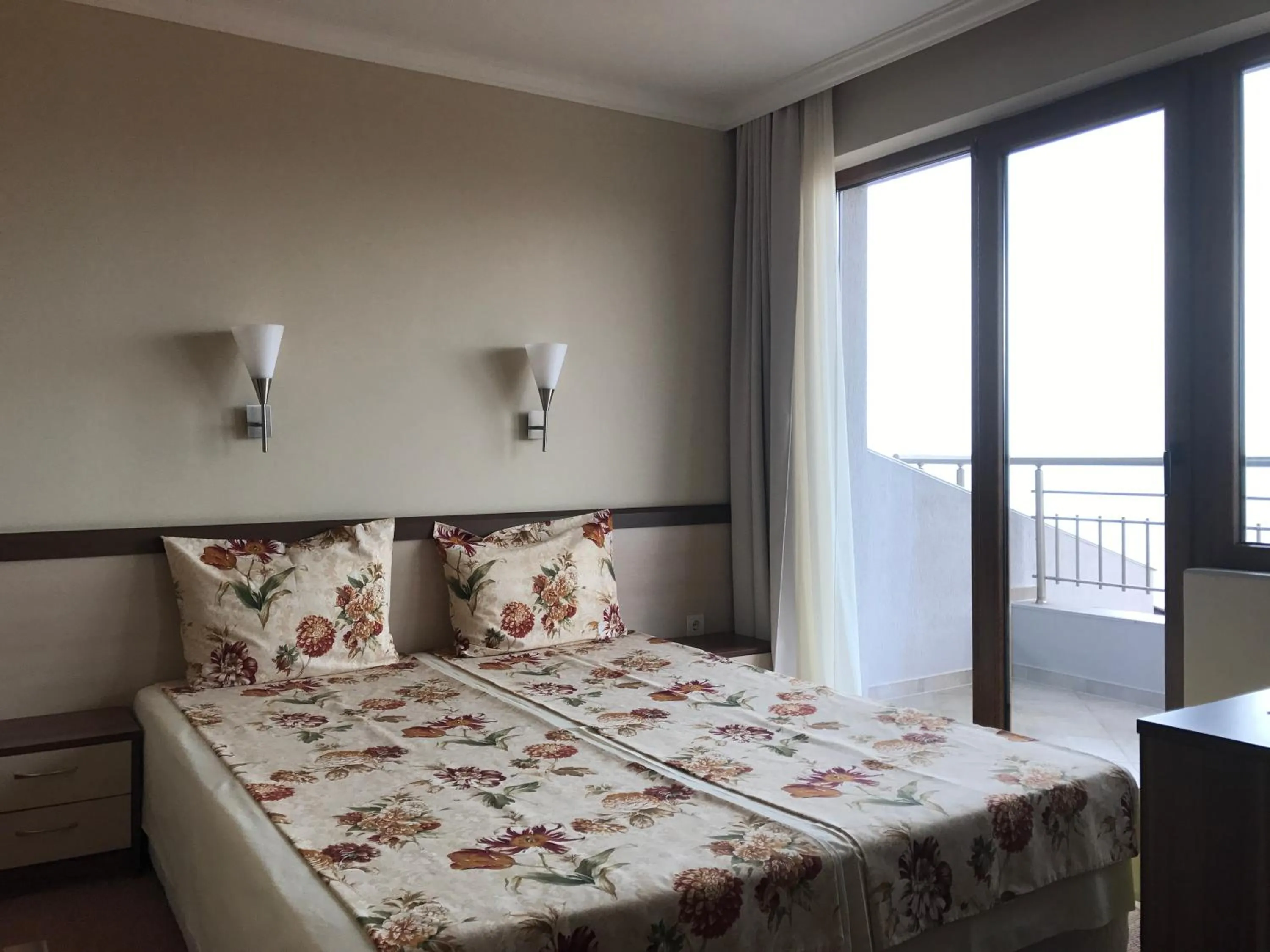 Bedroom, Bed in Family Hotel Radiana