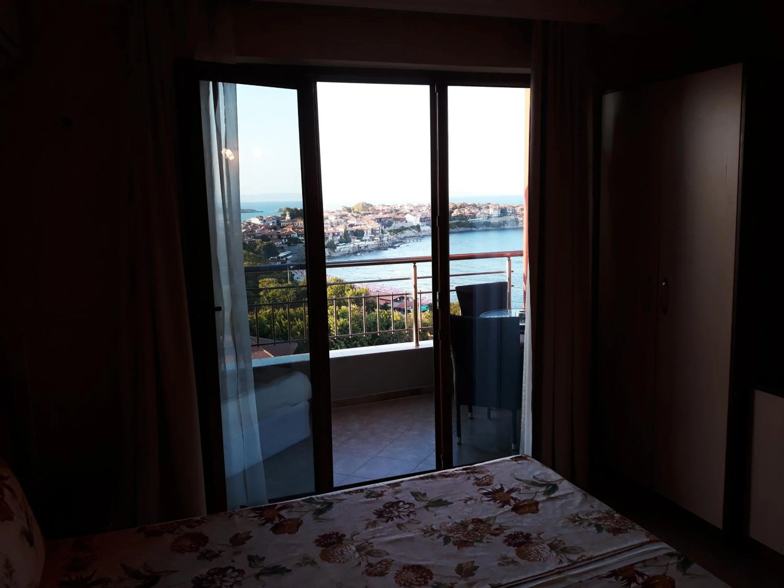 Photo of the whole room, Bed in Family Hotel Radiana