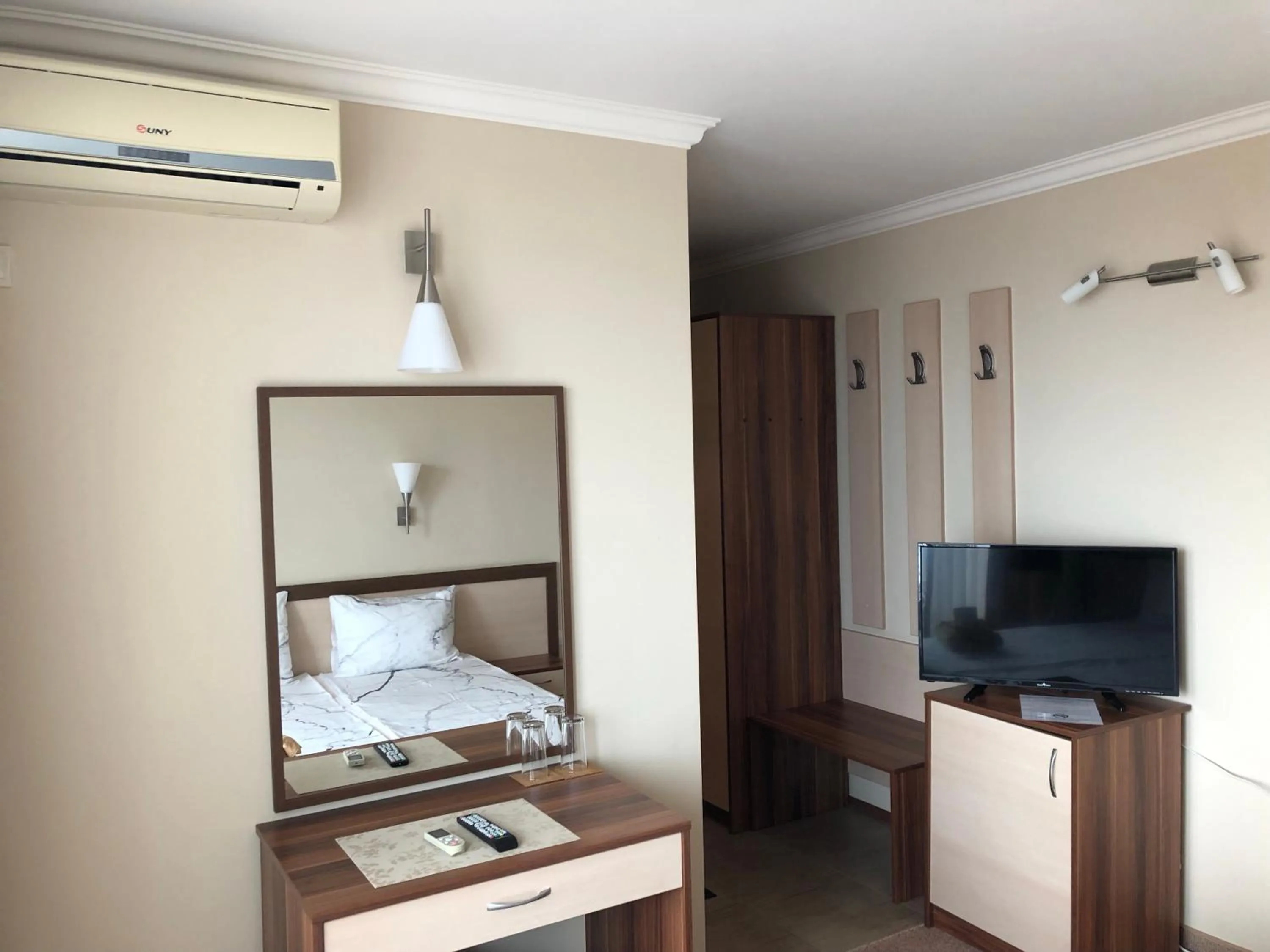 Photo of the whole room, Bed in Family Hotel Radiana