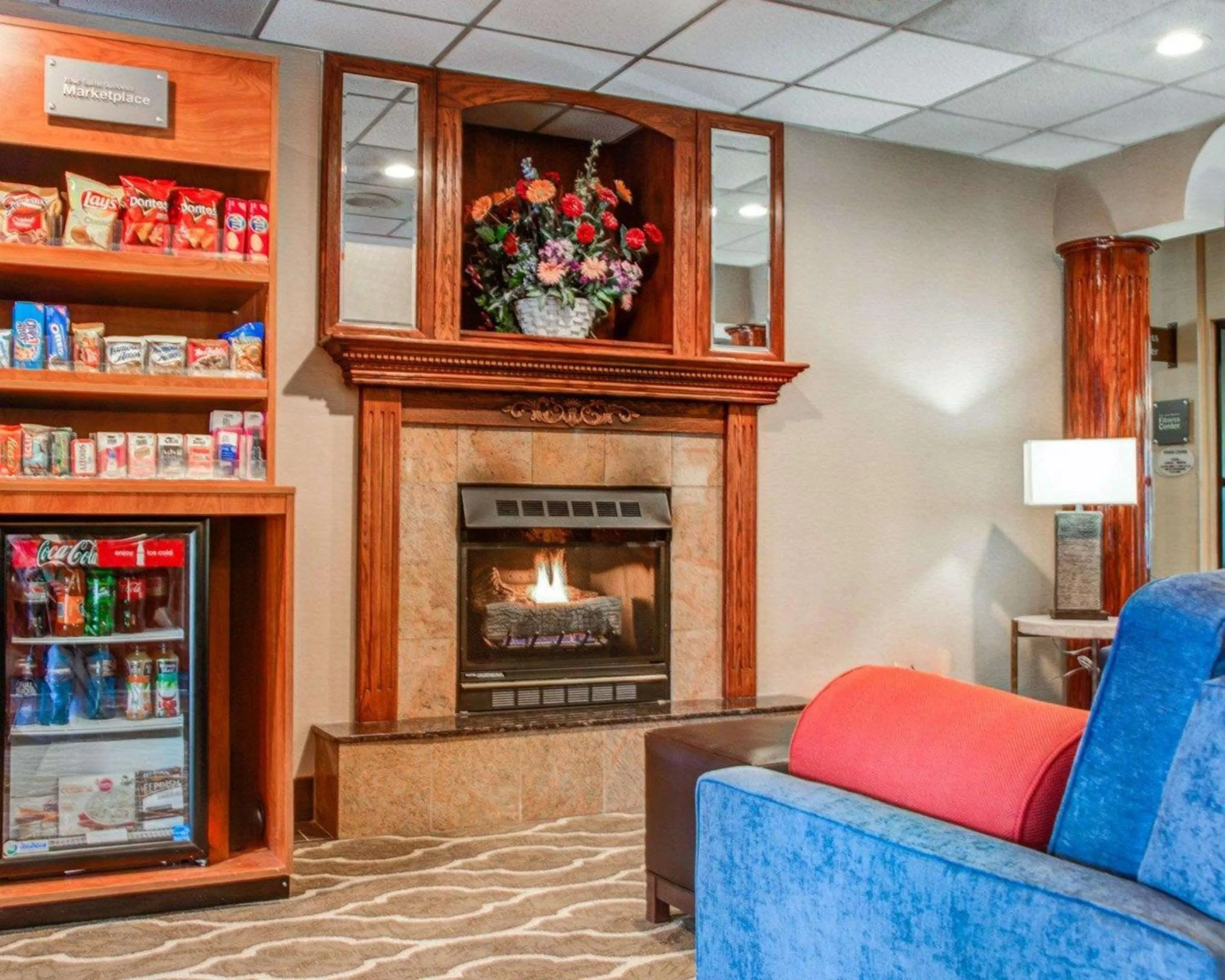 Lobby or reception in Comfort Suites Lombard - Addison
