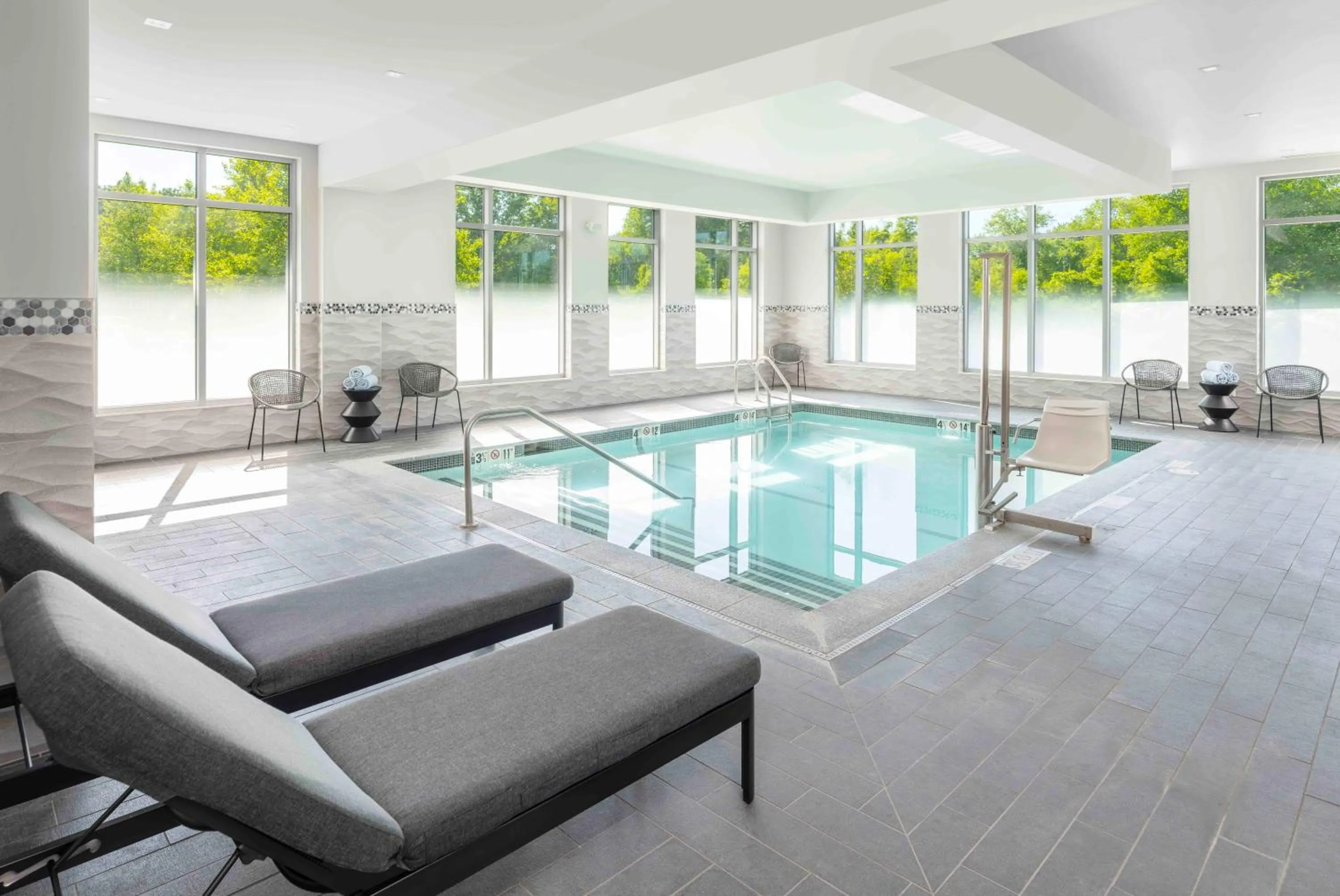 Swimming pool in Residence Inn by Marriott Boston Concord