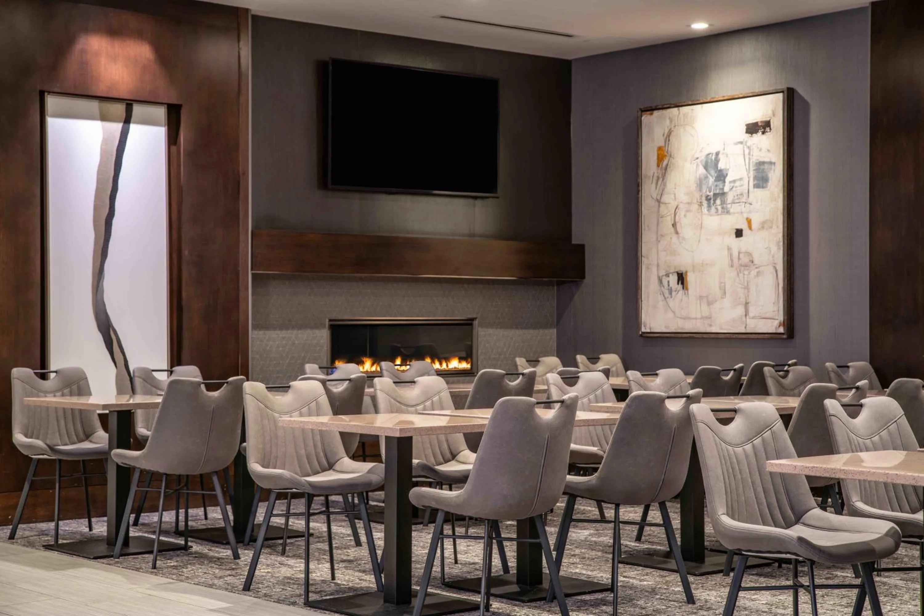 Dining area in Residence Inn by Marriott Boston Concord