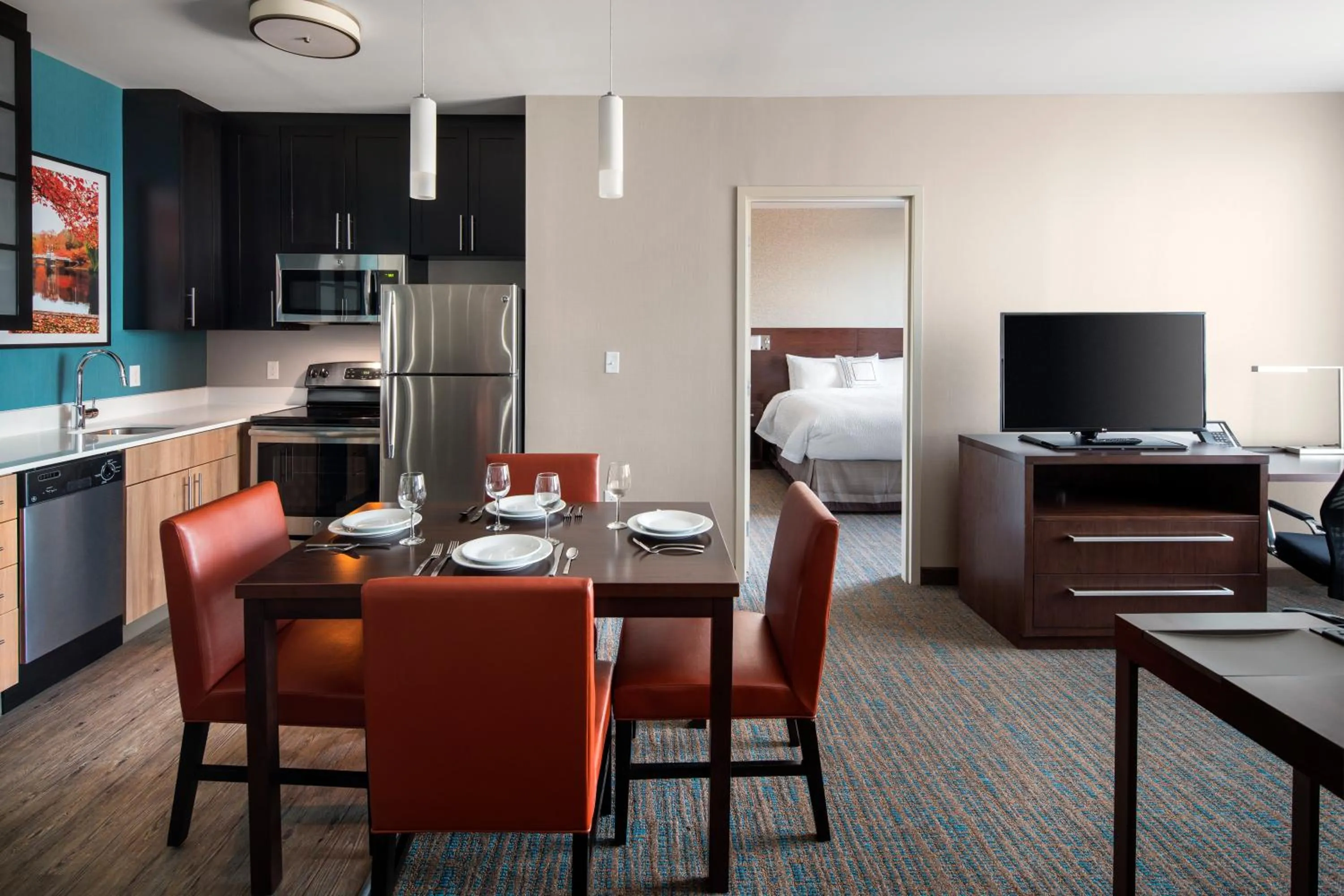 Kitchen or kitchenette, Bed in Residence Inn by Marriott Boston Watertown