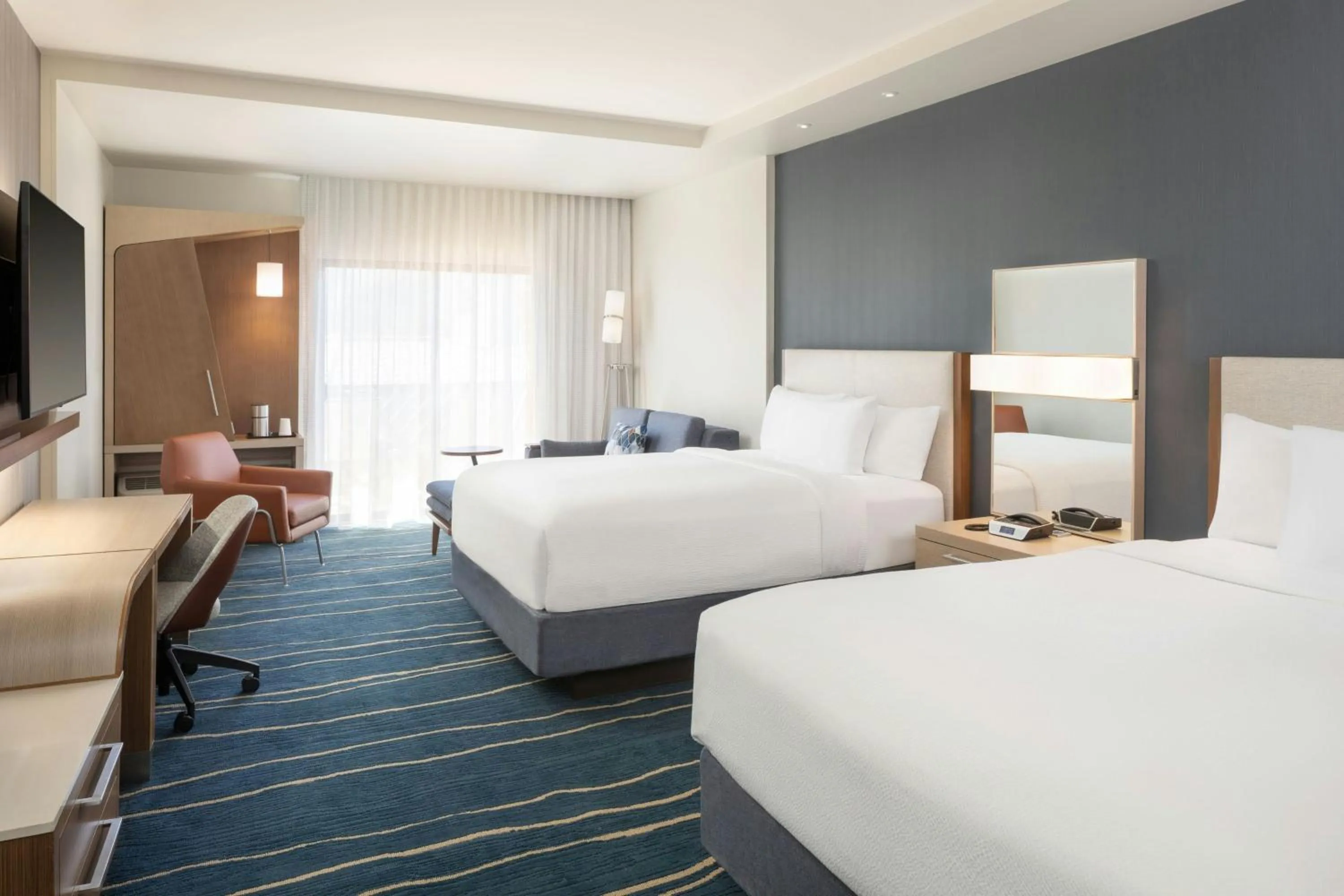 Photo of the whole room, Bed in Courtyard by Marriott Sedona