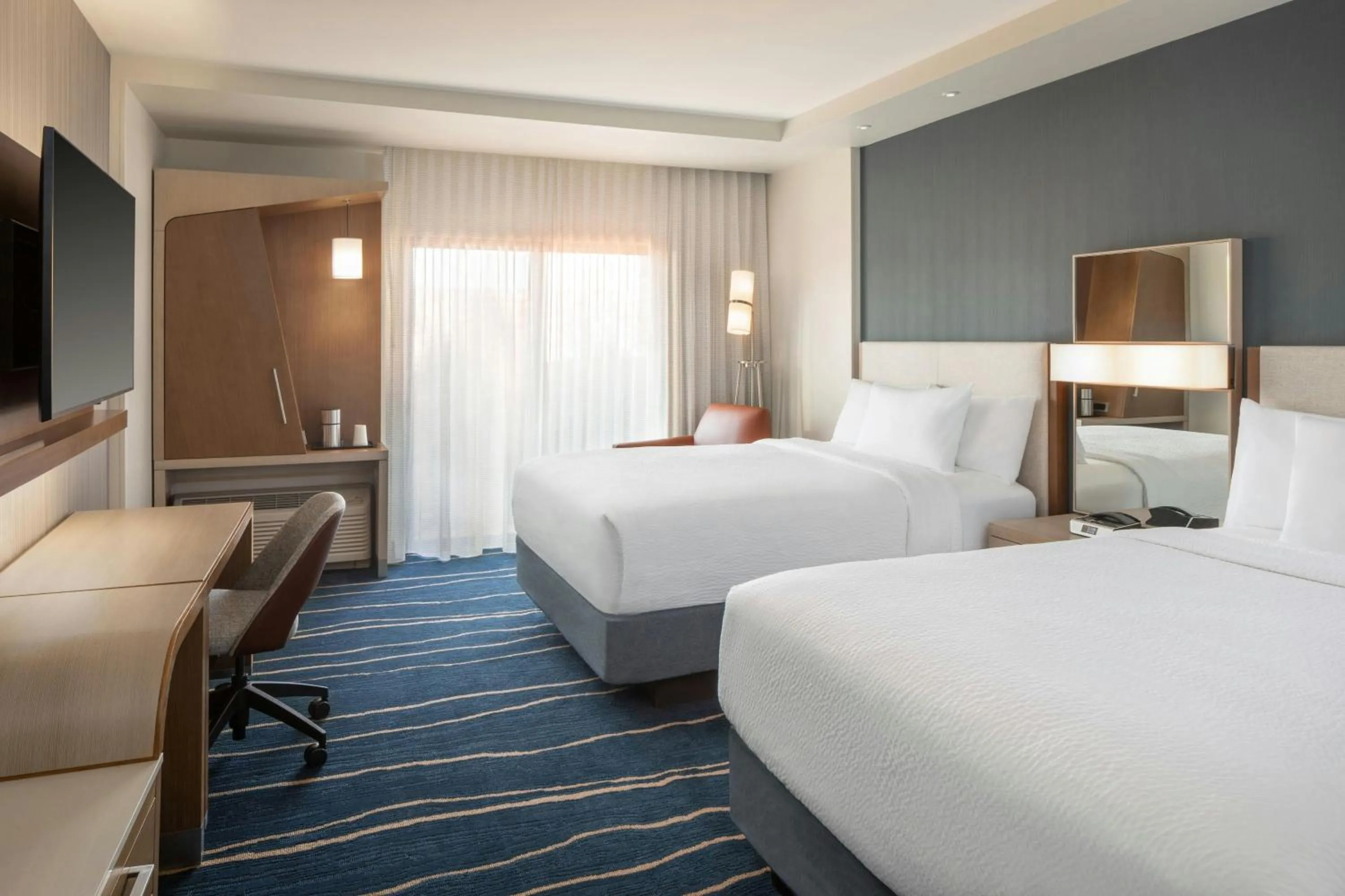 Photo of the whole room, Bed in Courtyard by Marriott Sedona