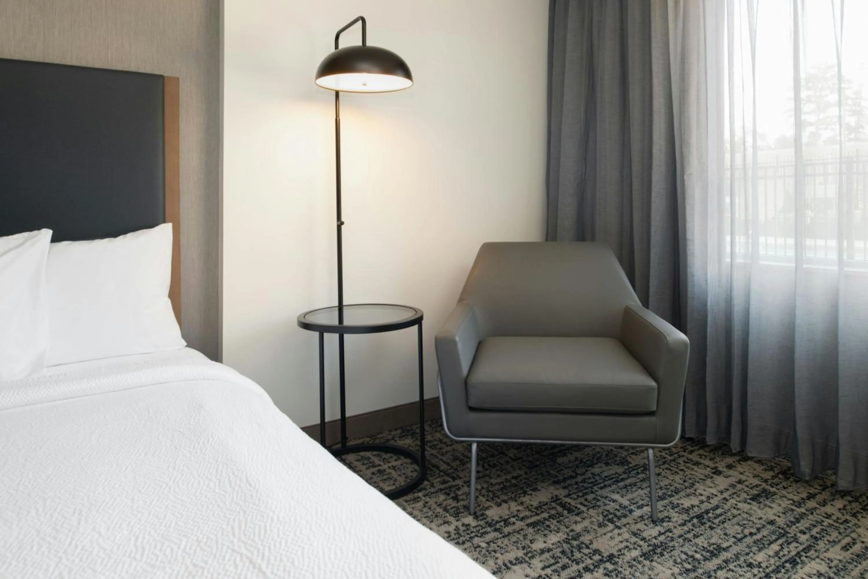 Photo of the whole room, Bed in Courtyard by Marriott Houston City Place