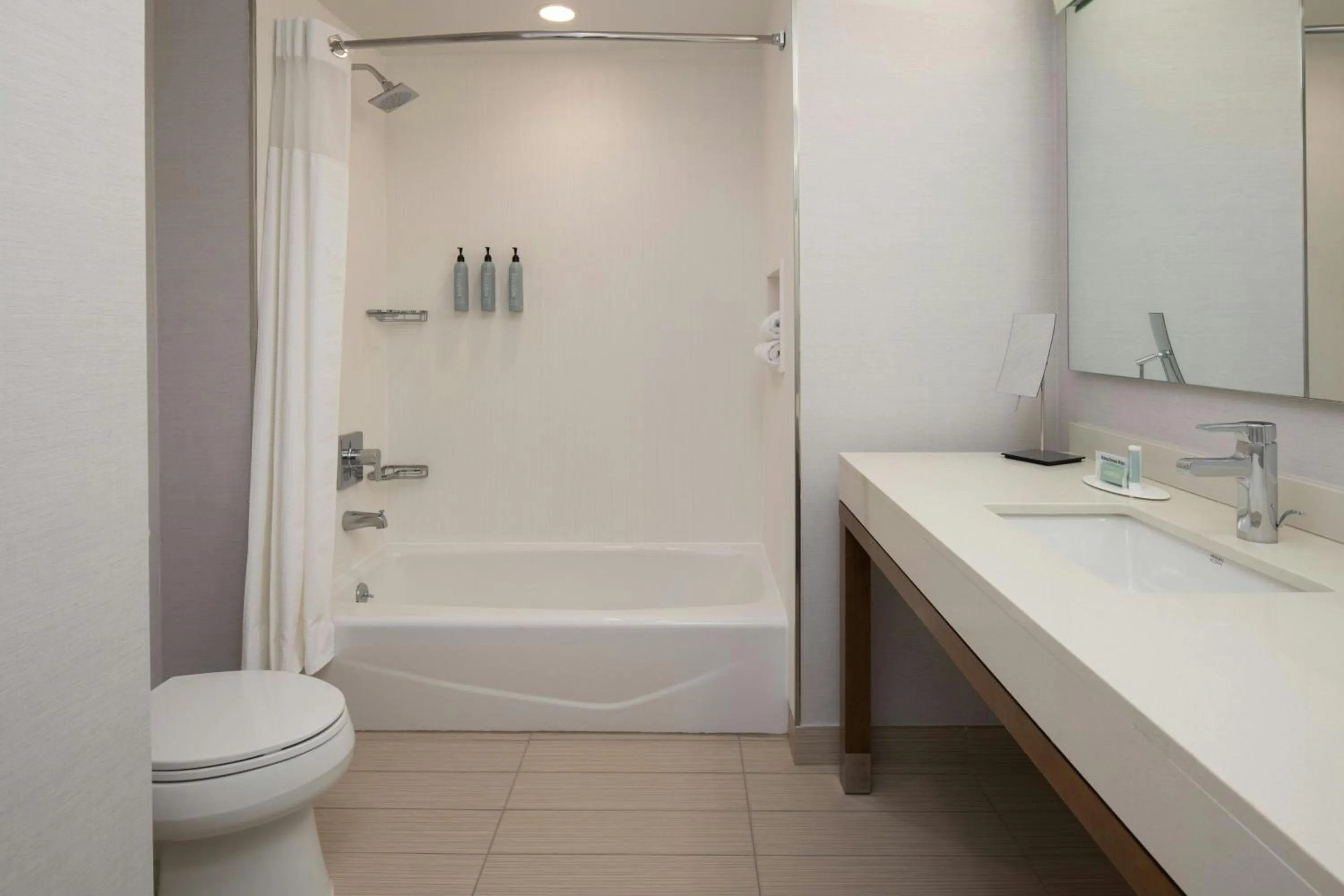 Bathroom in Courtyard by Marriott Houston City Place