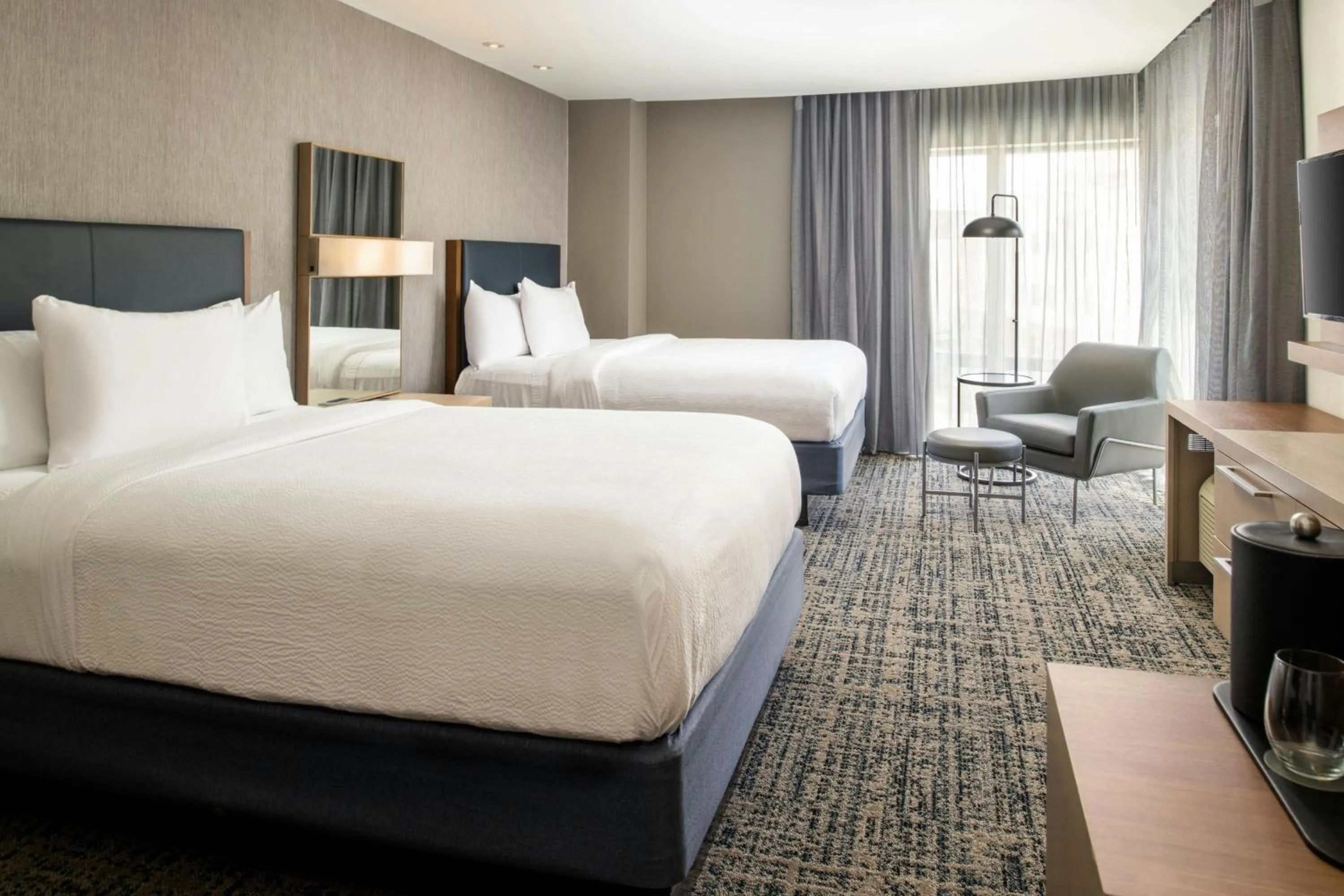 Photo of the whole room, Bed in Courtyard by Marriott Houston City Place