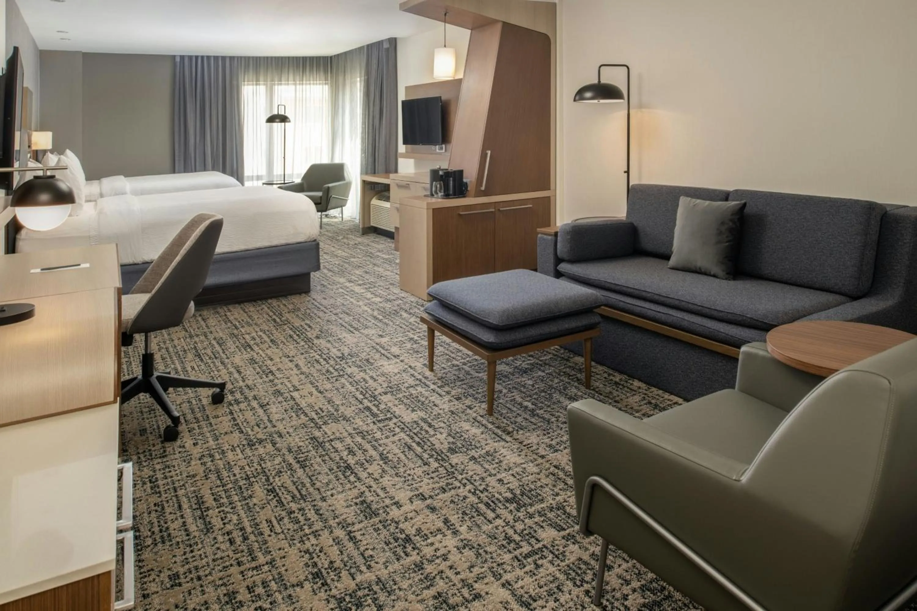 Photo of the whole room, Bed in Courtyard by Marriott Houston City Place