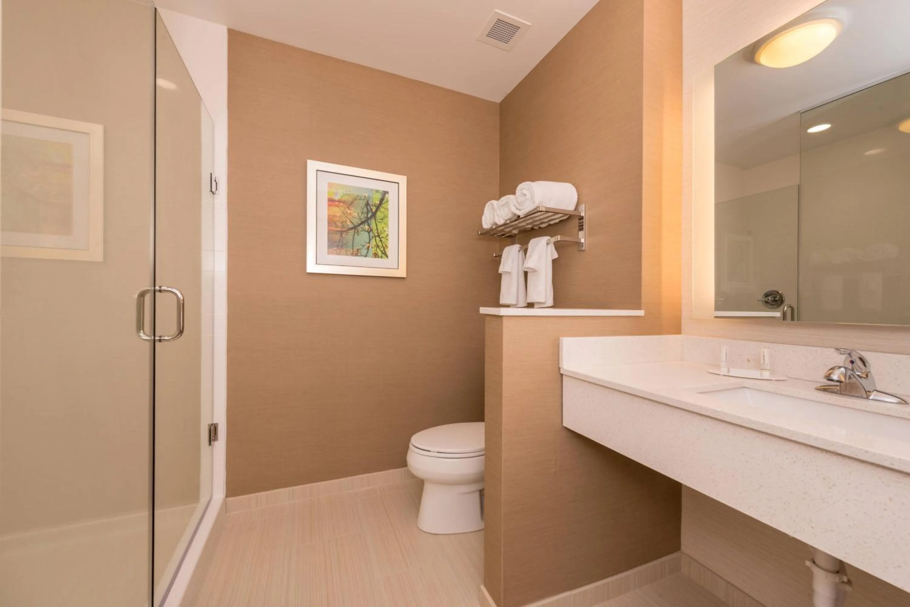 Bathroom in Fairfield Inn & Suites by Marriott Huntington