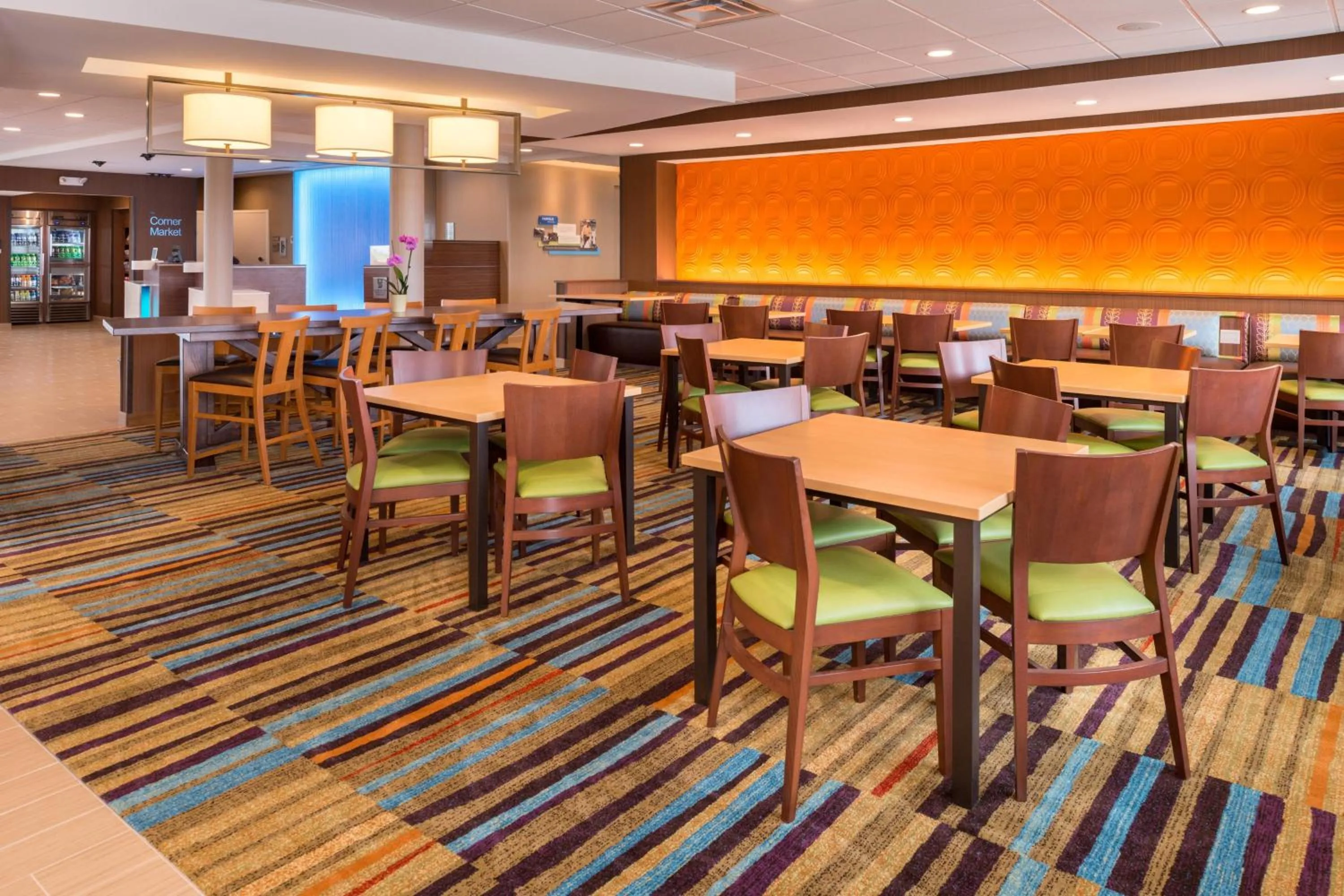 Breakfast in Fairfield Inn & Suites by Marriott Huntington