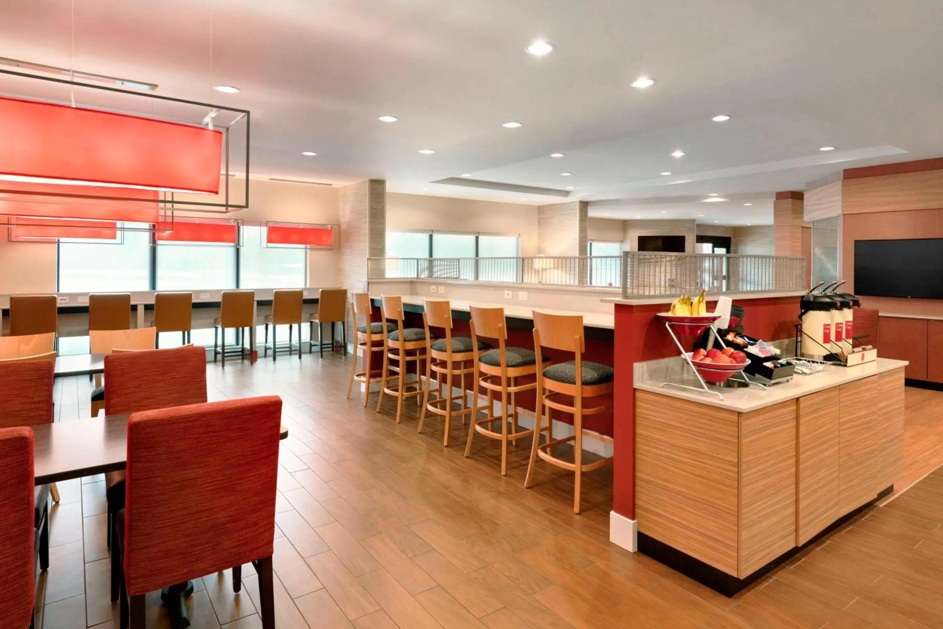 Breakfast in TownePlace Suites by Marriott Pittsburgh Airport/Robinson Township