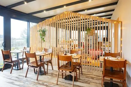 Restaurant/places to eat in greet Hotel Nancy Sud