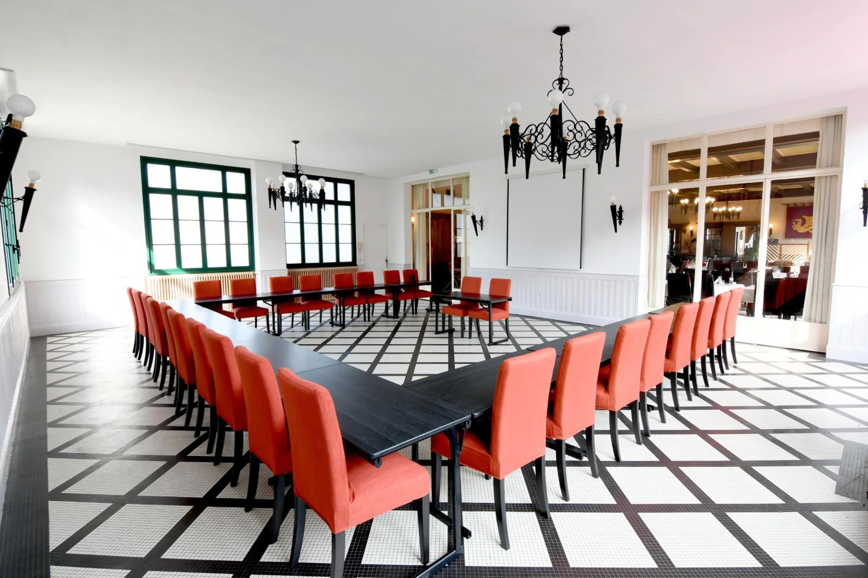Business facilities in Hôtel Restaurant Du Château