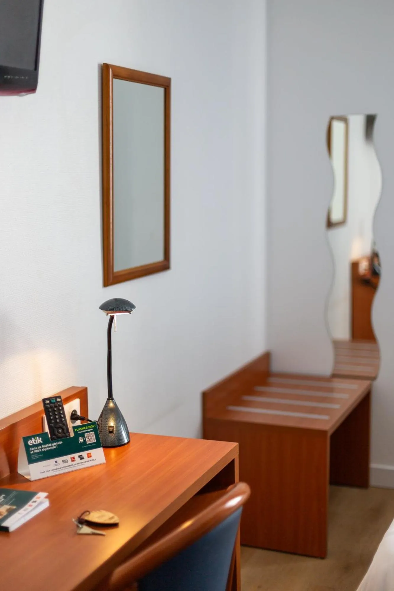 Bedroom in Hôtel Restaurant Du Château