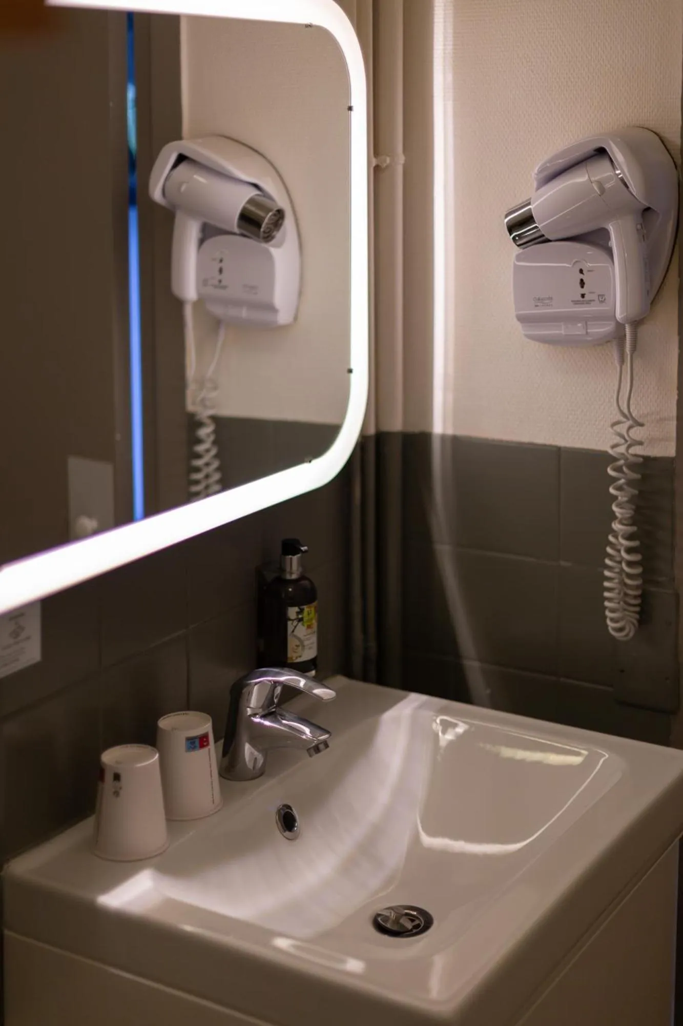 Bathroom in Hôtel Restaurant Du Château