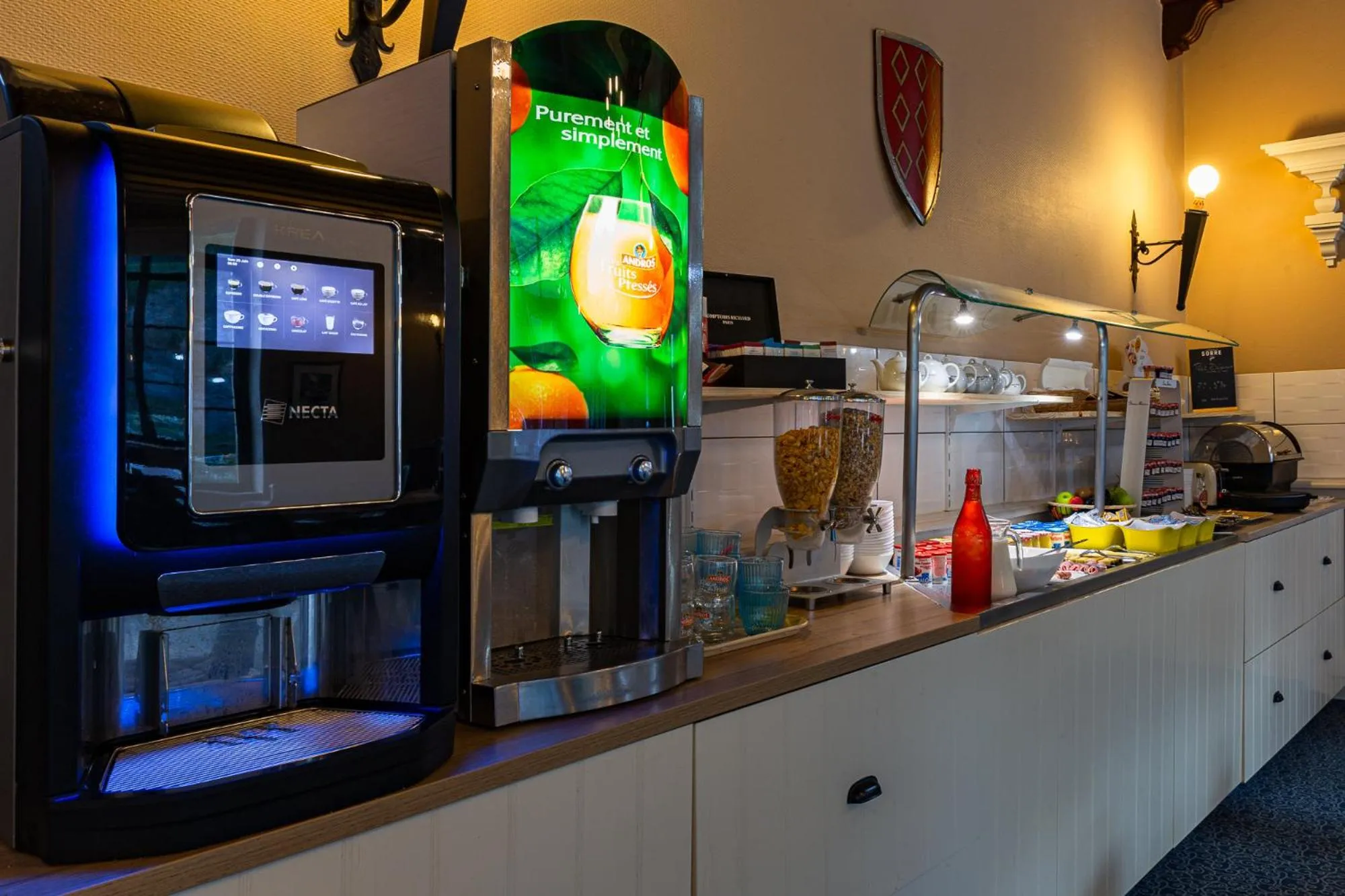 Breakfast in Hôtel Restaurant Du Château