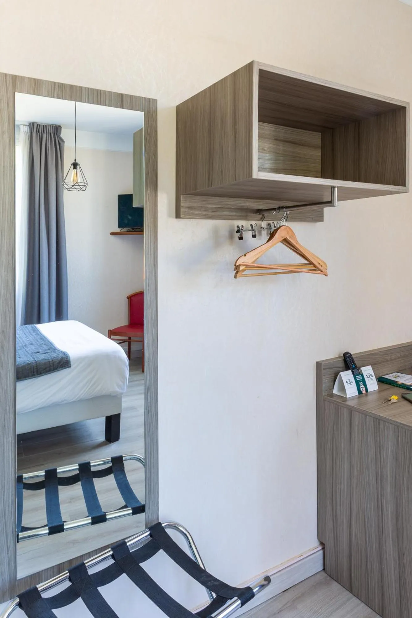 Bedroom in Hôtel Restaurant Du Château