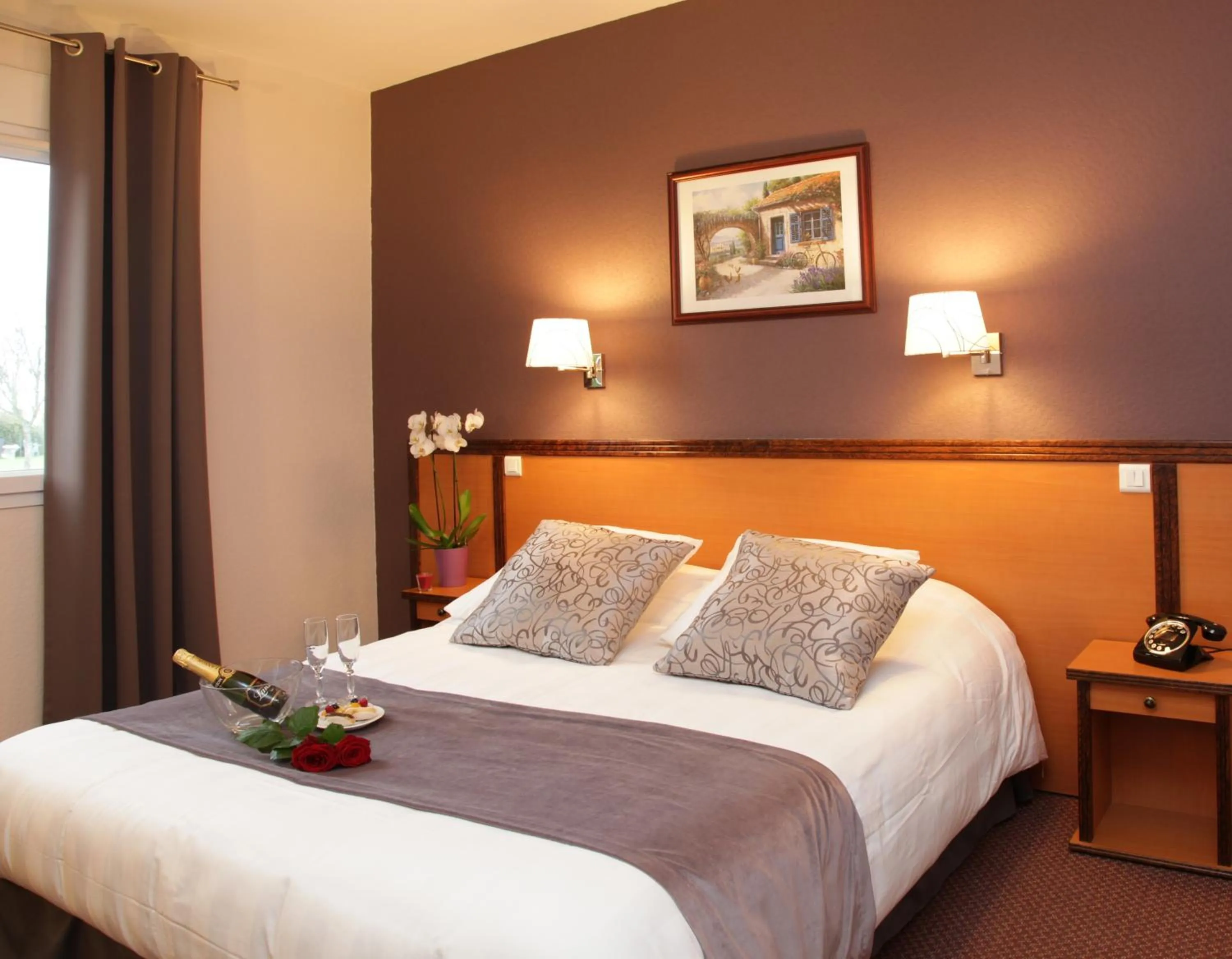 Bed in The Originals City, Hôtel Paray-le-Monial