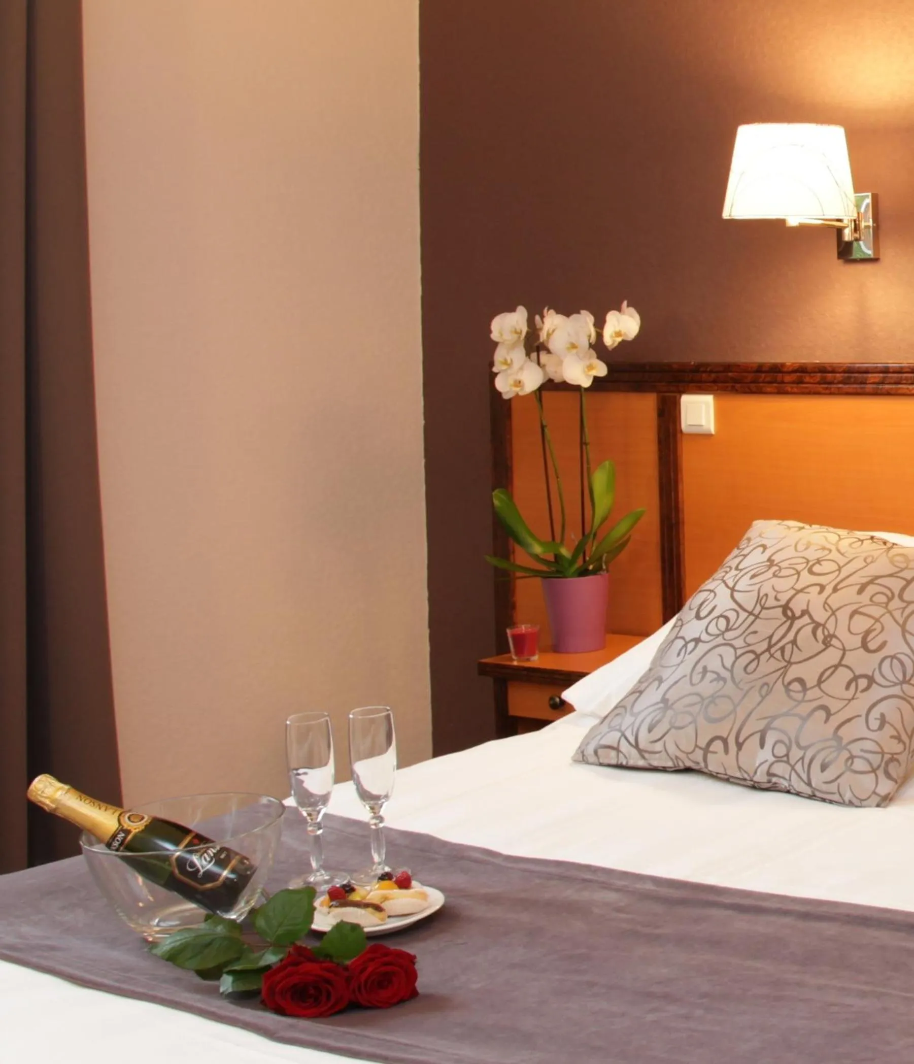 Bed in The Originals City, Hôtel Paray-le-Monial