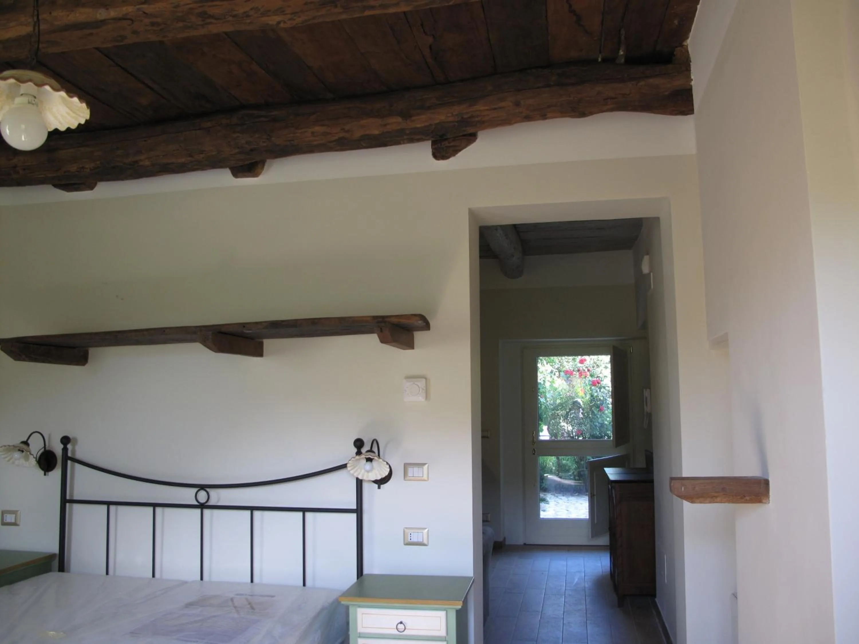Property building, Bed in Casa Sarlo