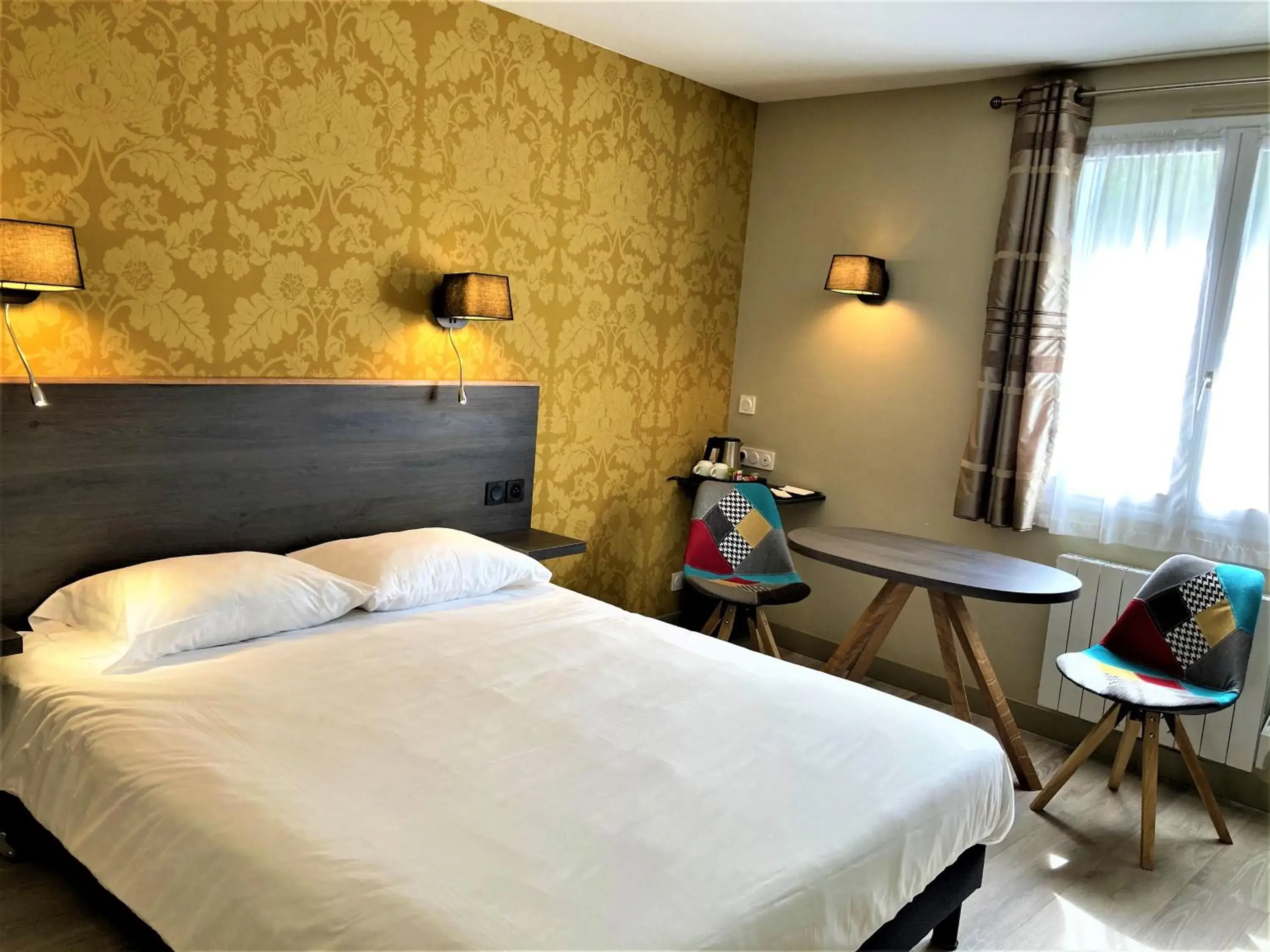 Superior Double Room with Bath in Castel Fleuri Superior Double Room with Bath in Castel Fleuri
