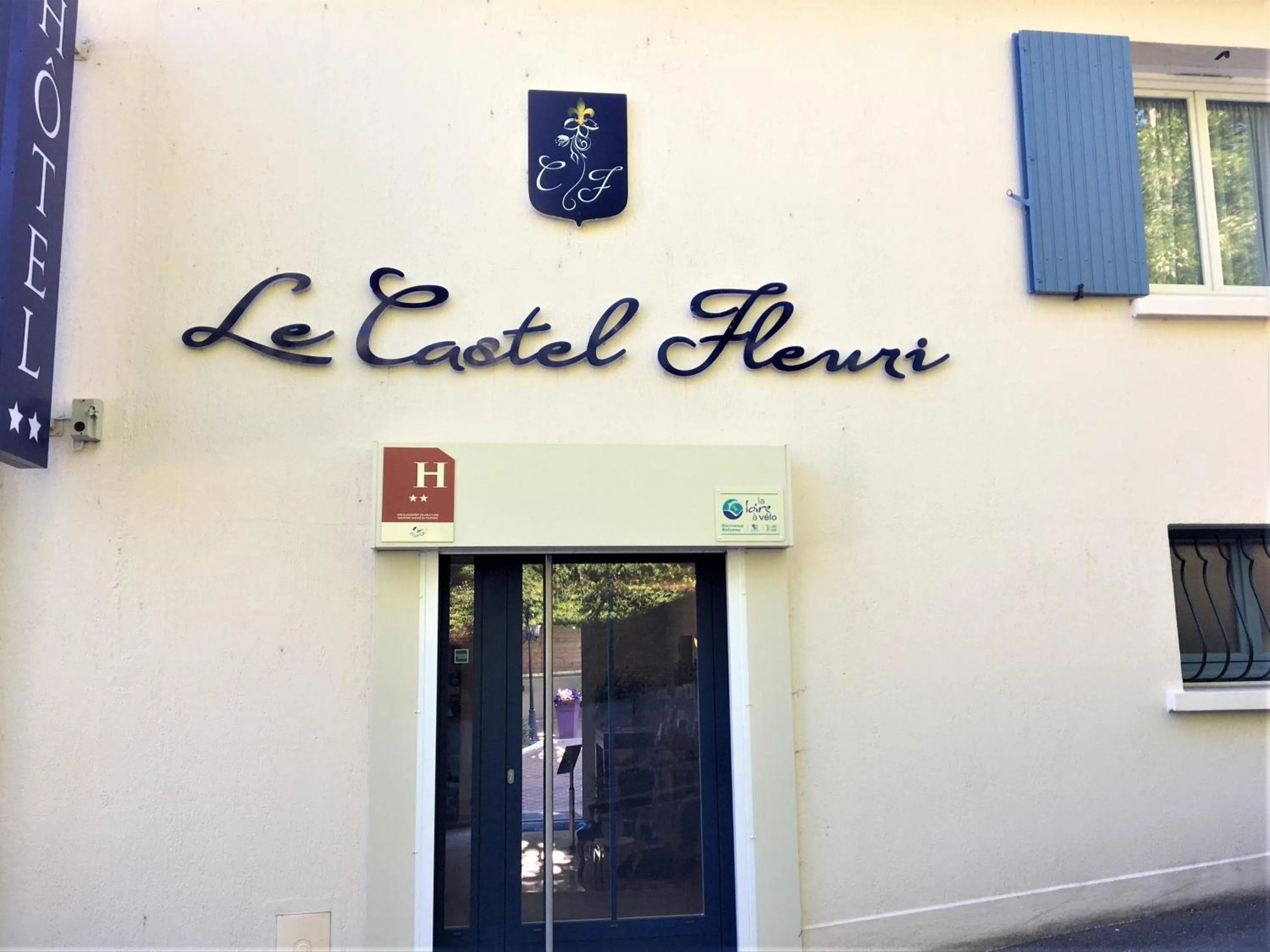Property building in Castel Fleuri