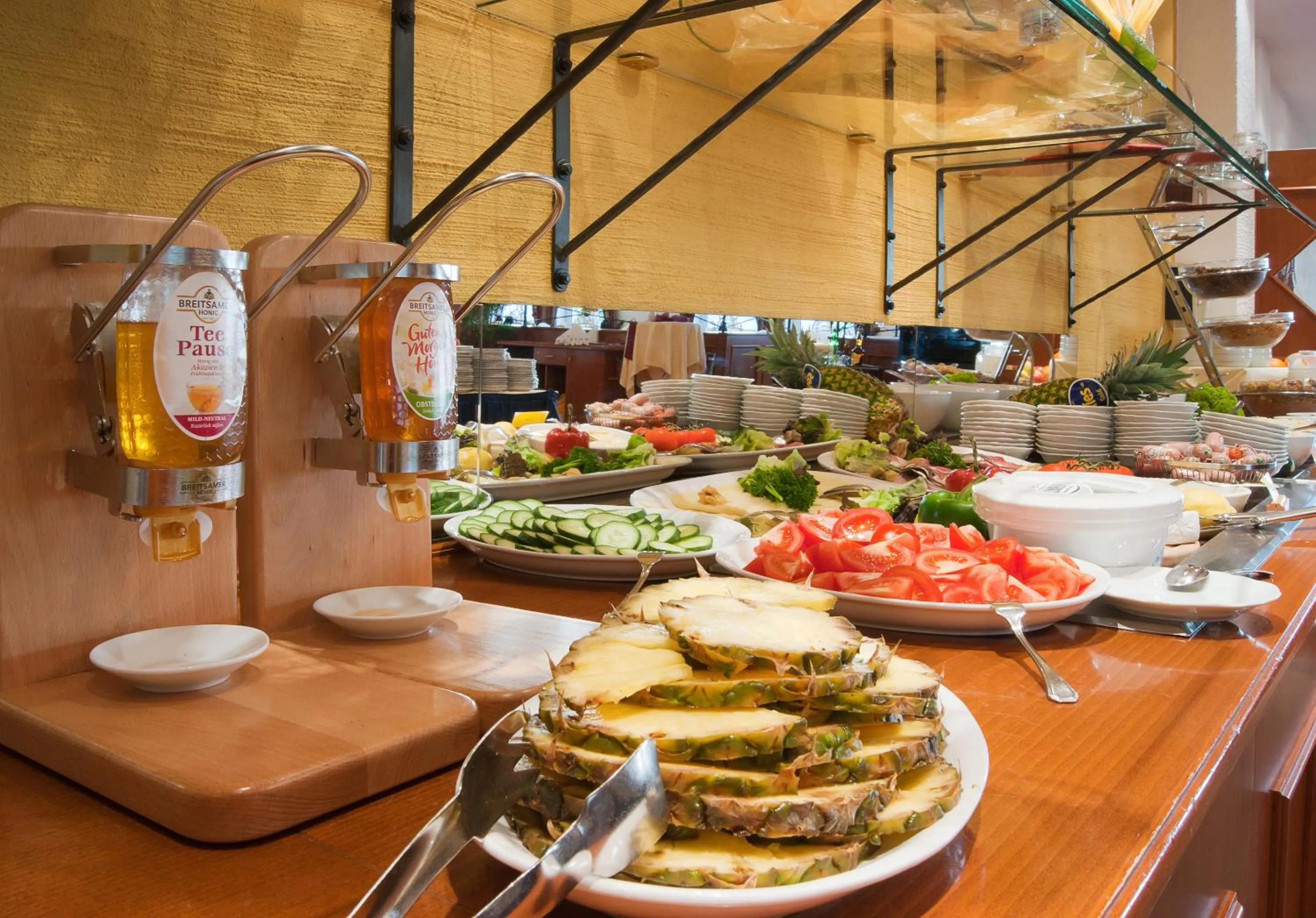 Buffet breakfast in Hotel Deutsches Haus Mittweida