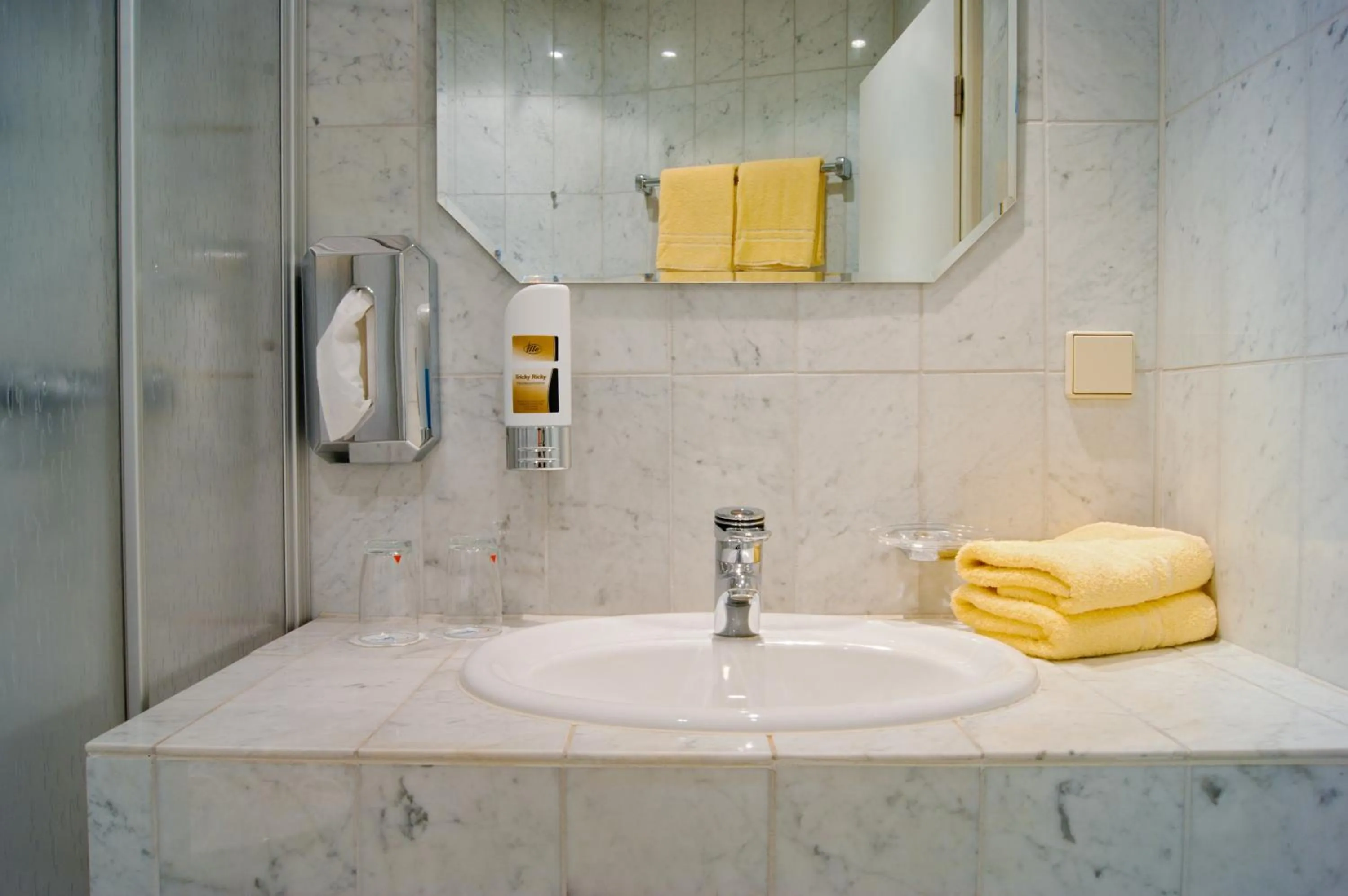 Bathroom in Hotel Deutsches Haus Mittweida