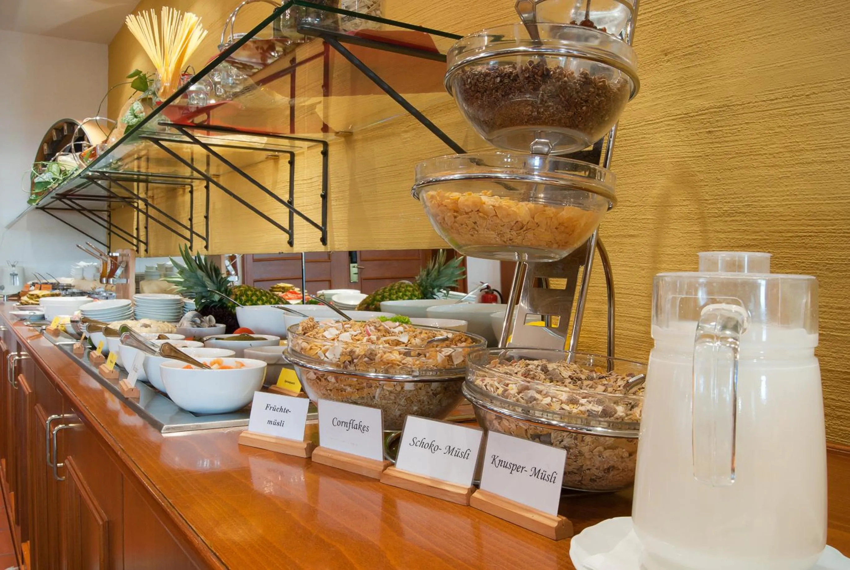 Buffet breakfast in Hotel Deutsches Haus Mittweida