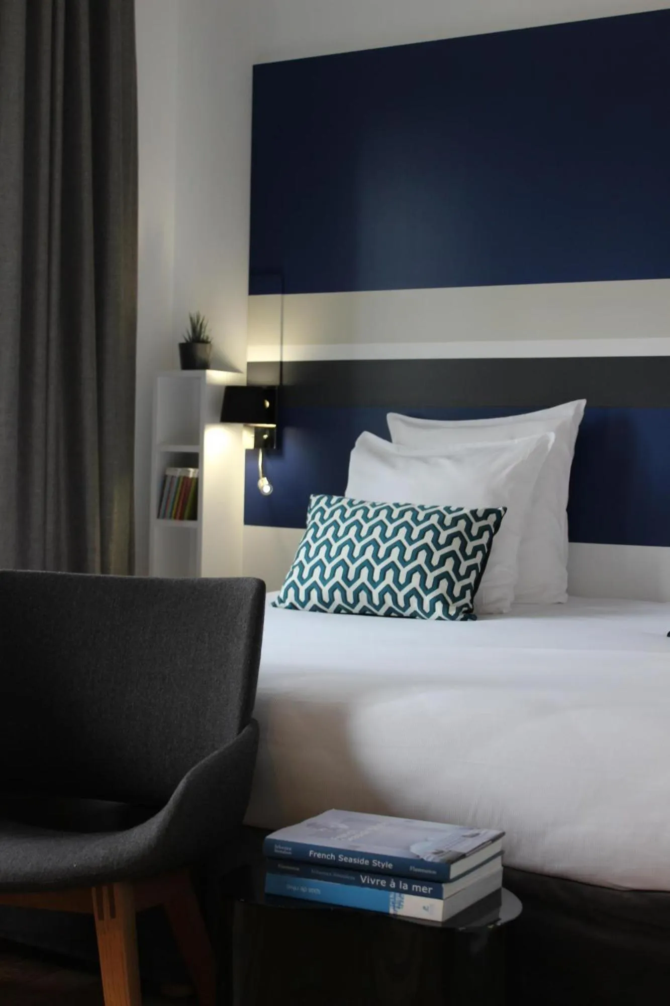 Bedroom, Bed in Hôtel - Spa Les Corderies