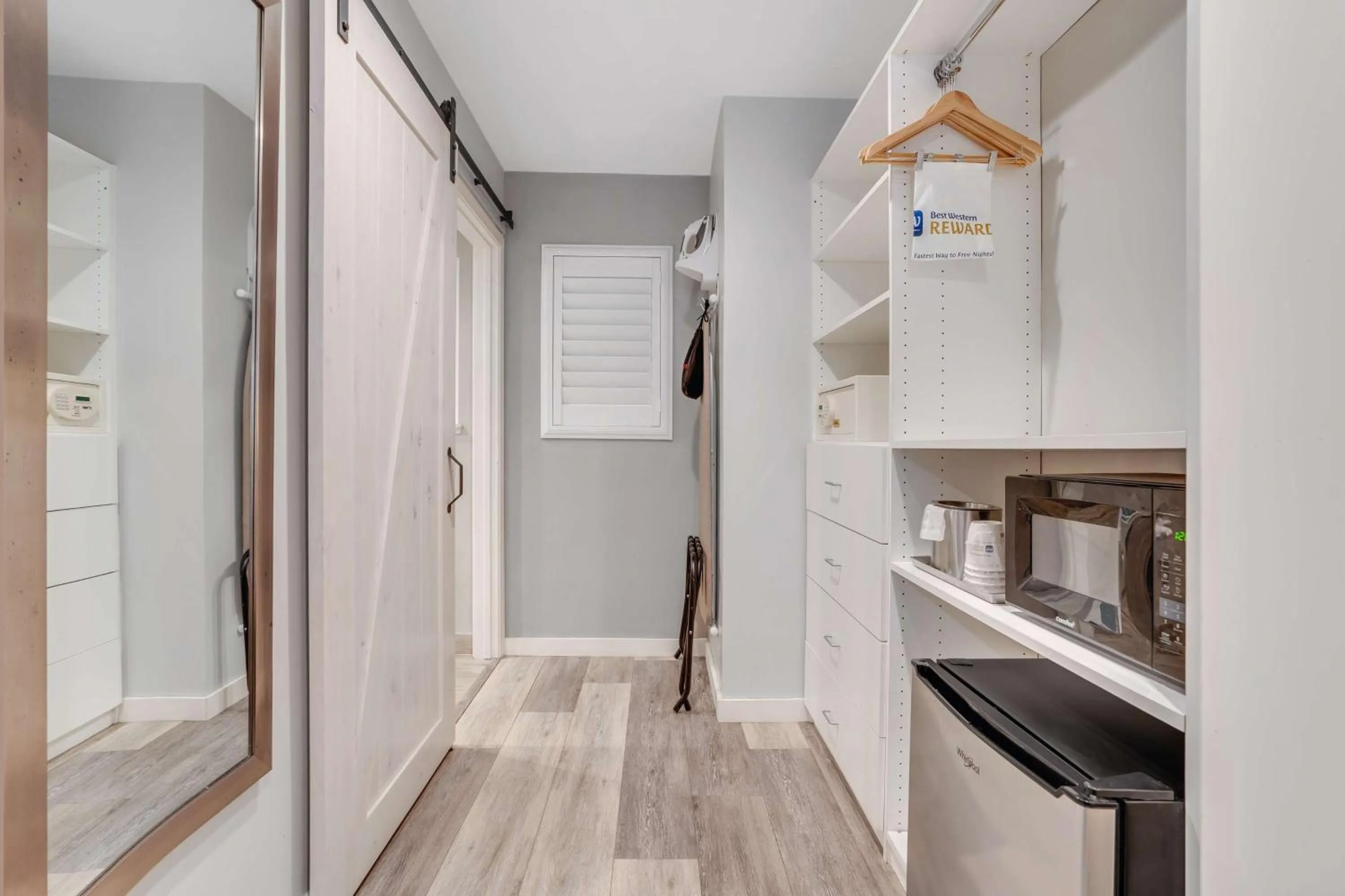 Bedroom in Sather Berkeley - SureStay Collection by Best Western