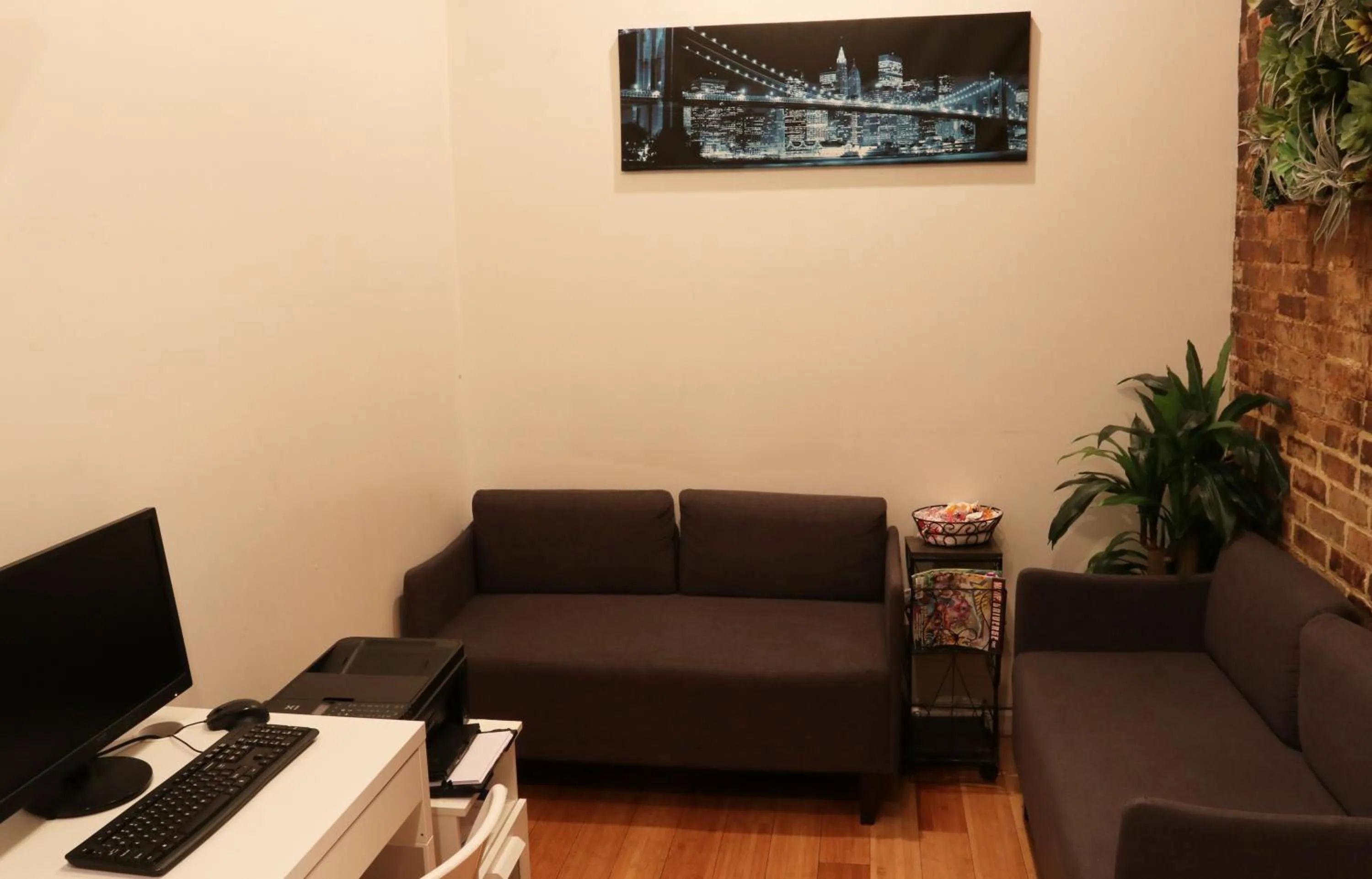 Business facilities in Chelsea Inn